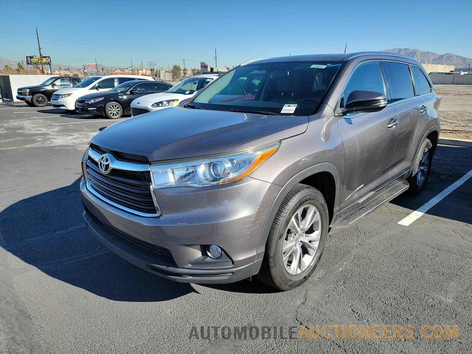 5TDKKRFH7FS066961 Toyota Highlander 2015