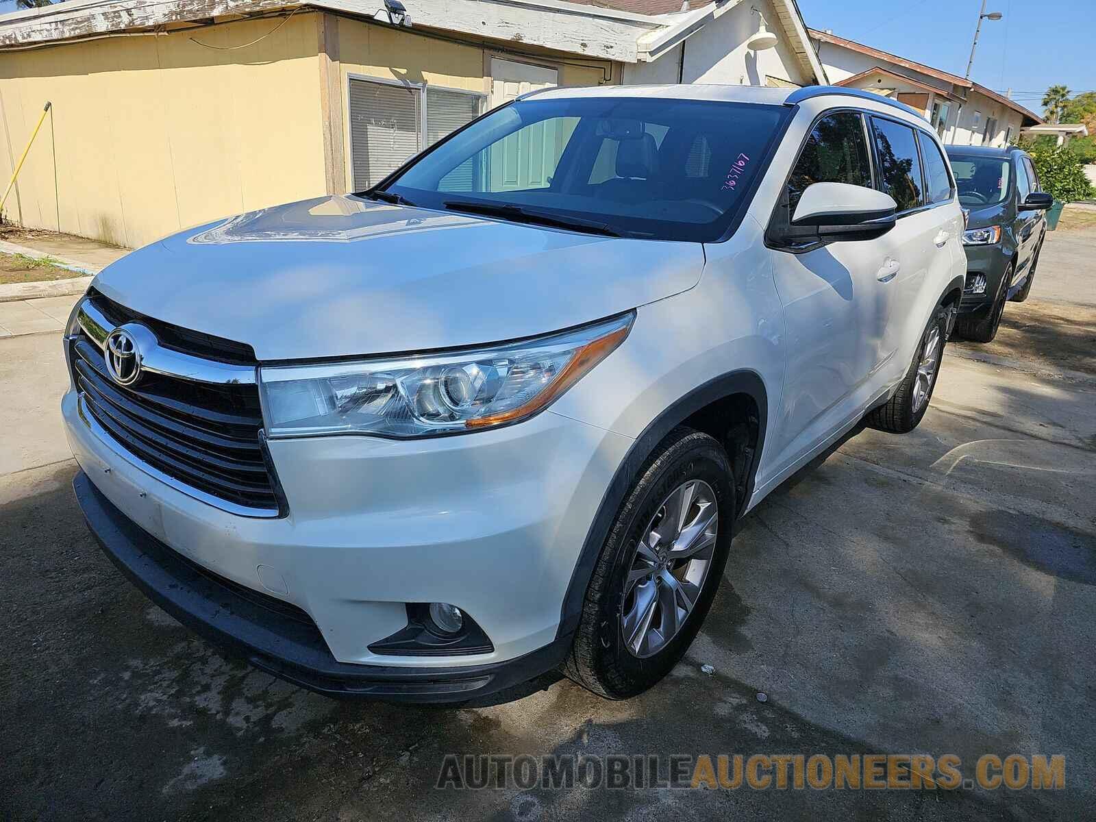 5TDKKRFH8FS119697 Toyota Highlander 2015