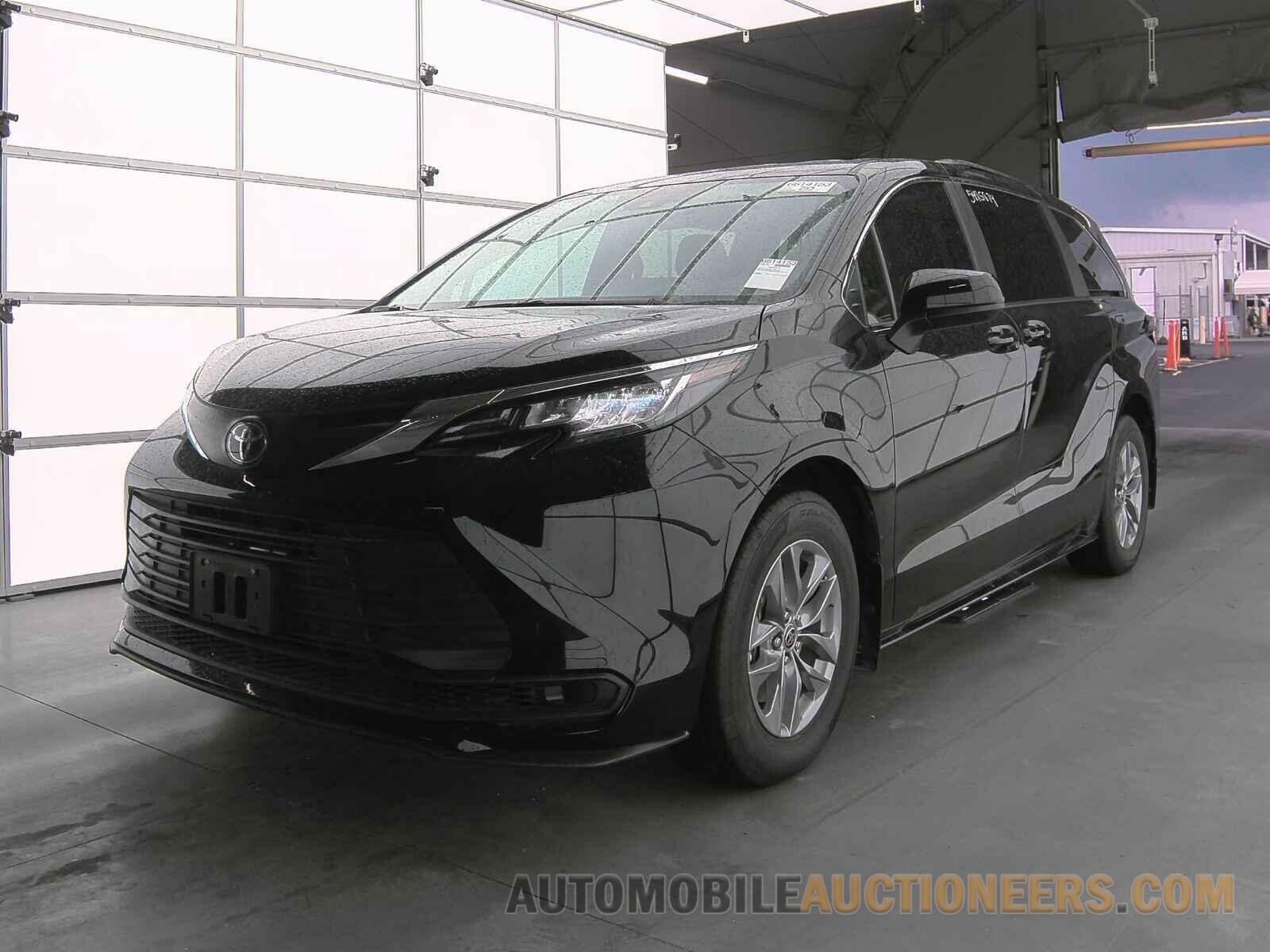 5TDKRKEC0NS102111 Toyota Sienna LE 2022