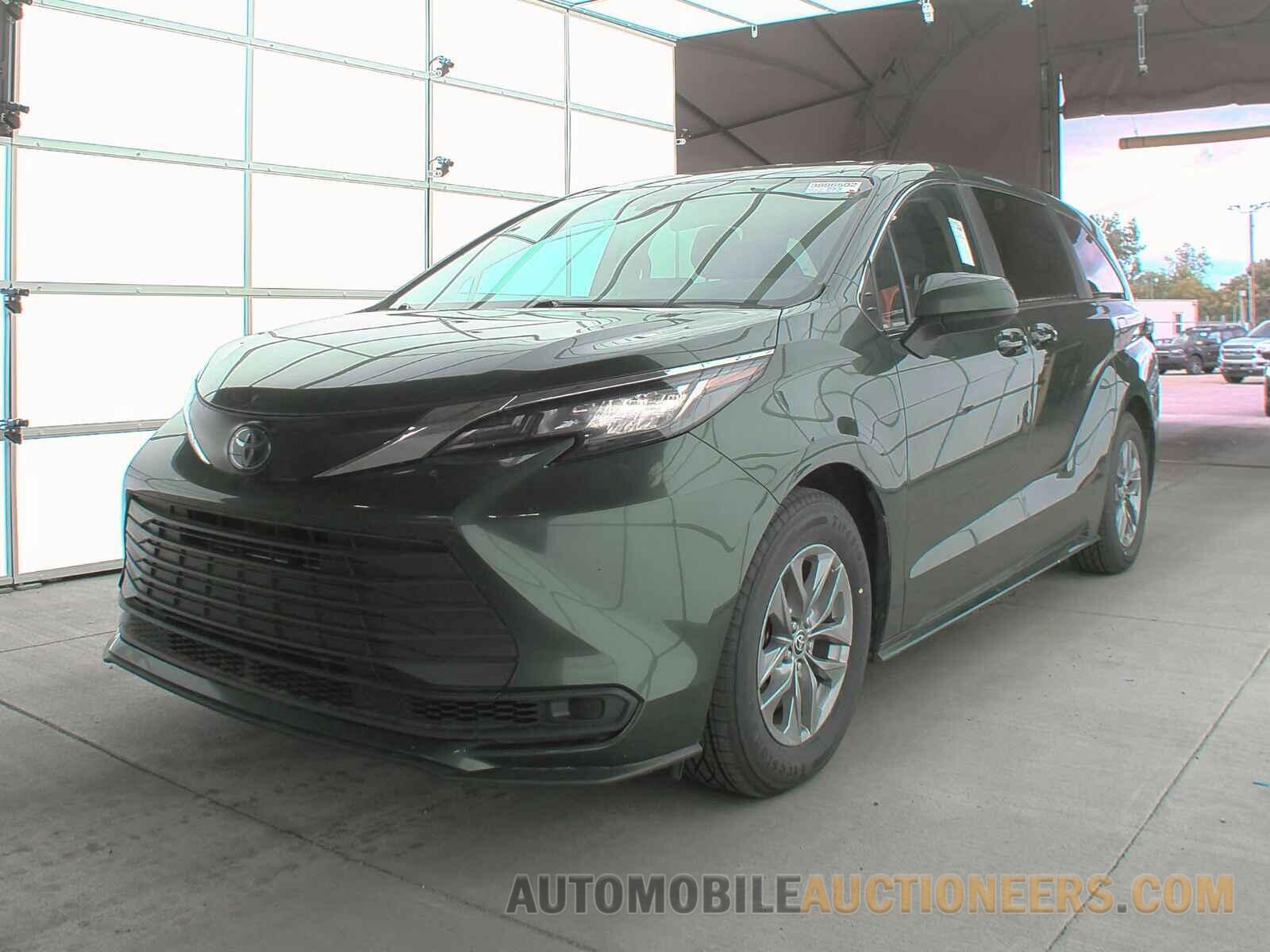 5TDKRKEC0NS121774 Toyota Sienna LE 2022