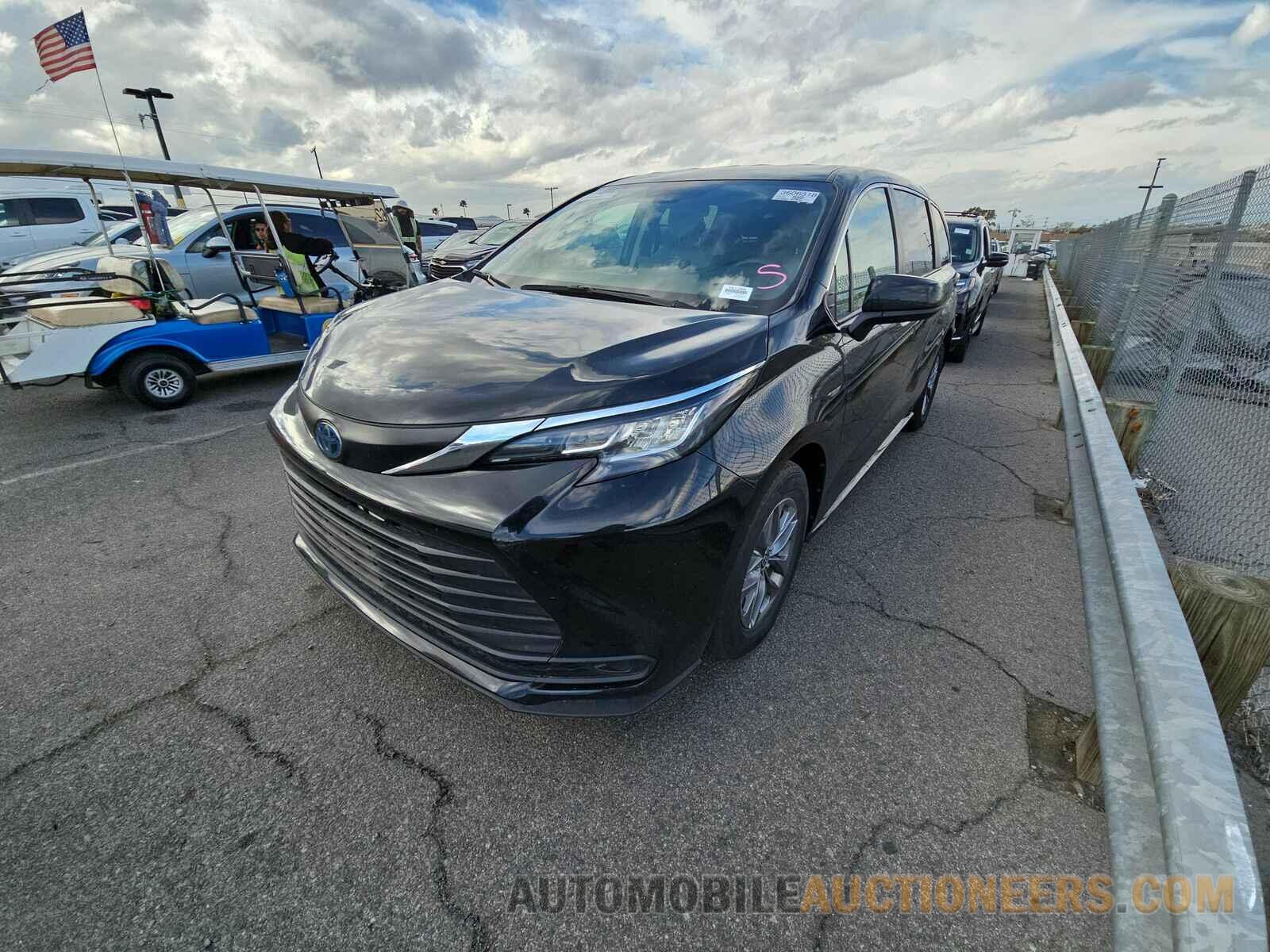 5TDKRKEC1NS109455 Toyota Sienna LE 2022