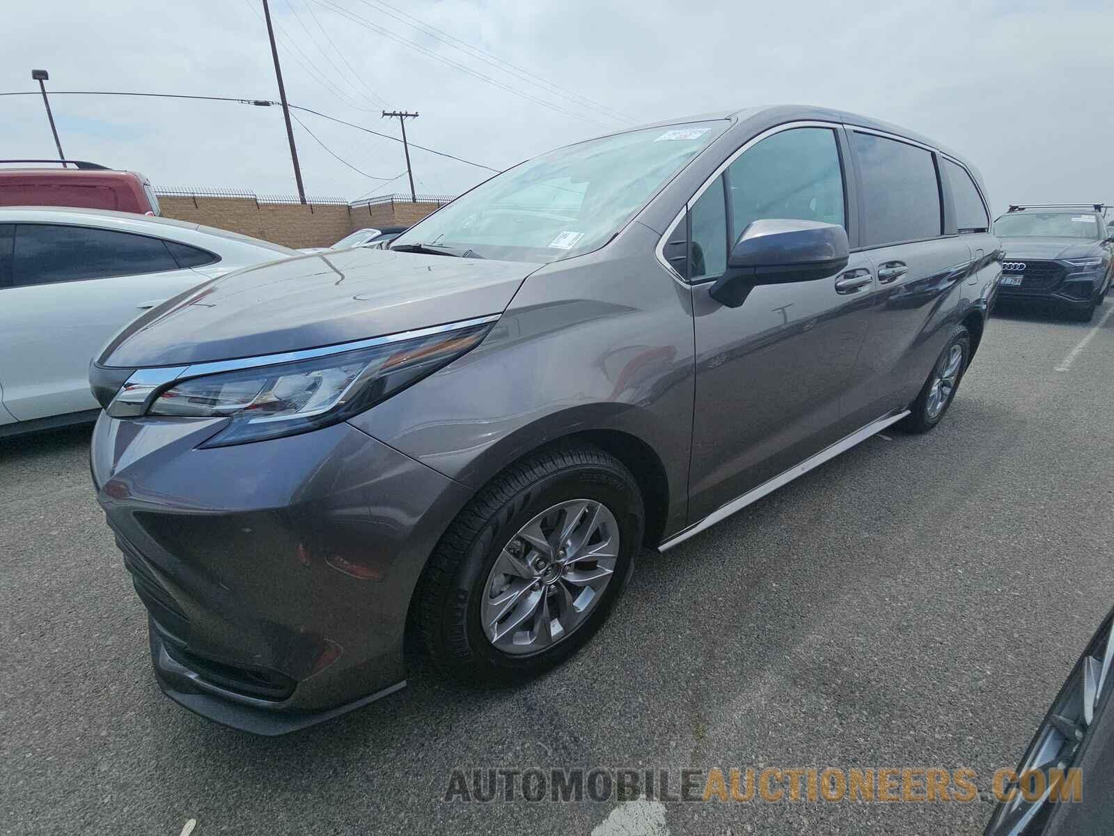 5TDKRKEC1NS115949 Toyota Sienna LE 2022