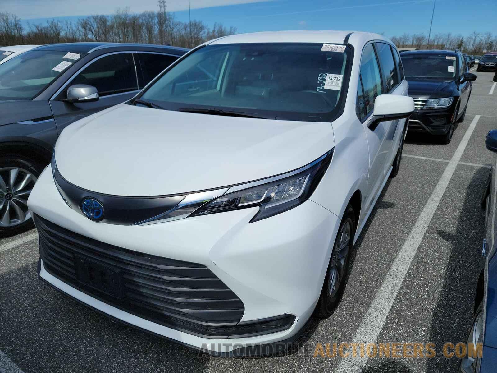 5TDKRKEC1NS116440 Toyota Sienna LE 2022