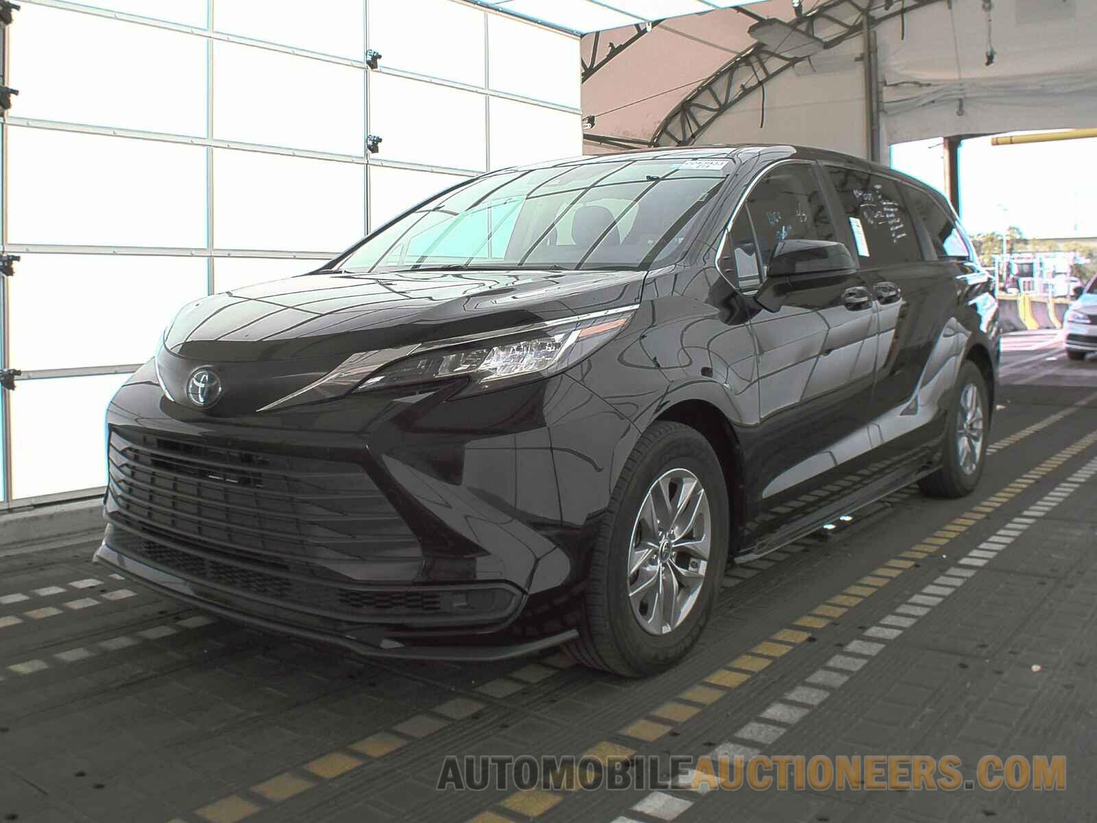 5TDKRKEC2NS117676 Toyota Sienna LE 2022