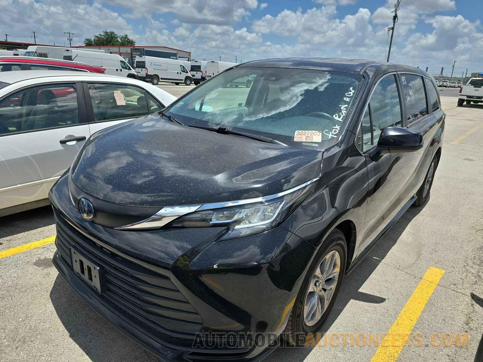 5TDKRKEC3NS105116 Toyota Sienna LE 2022