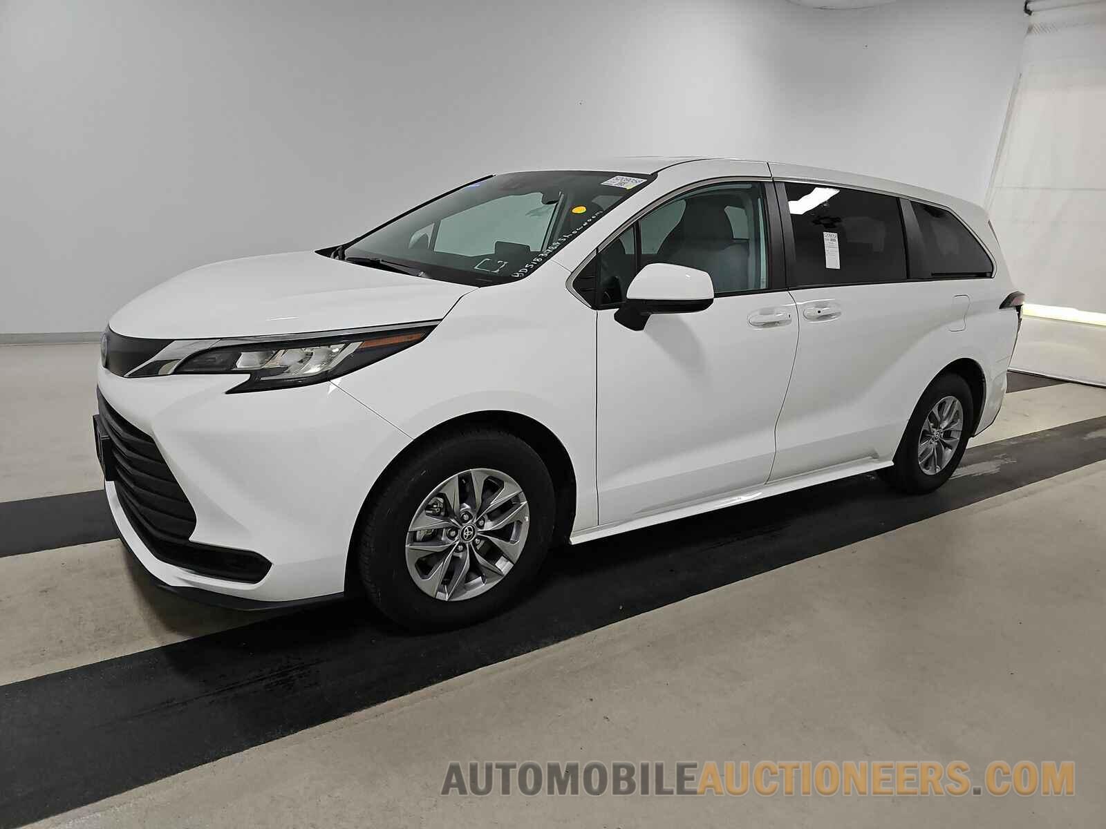 5TDKRKEC4NS121910 Toyota Sienna LE 2022