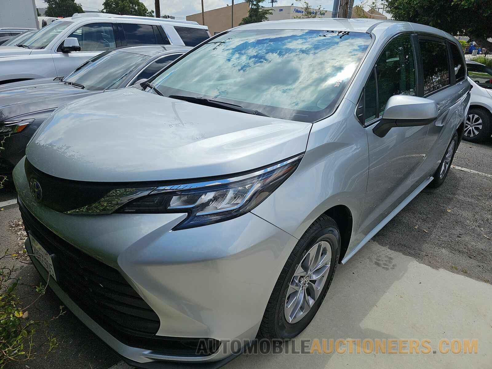 5TDKRKEC4NS122989 Toyota Sienna LE 2022