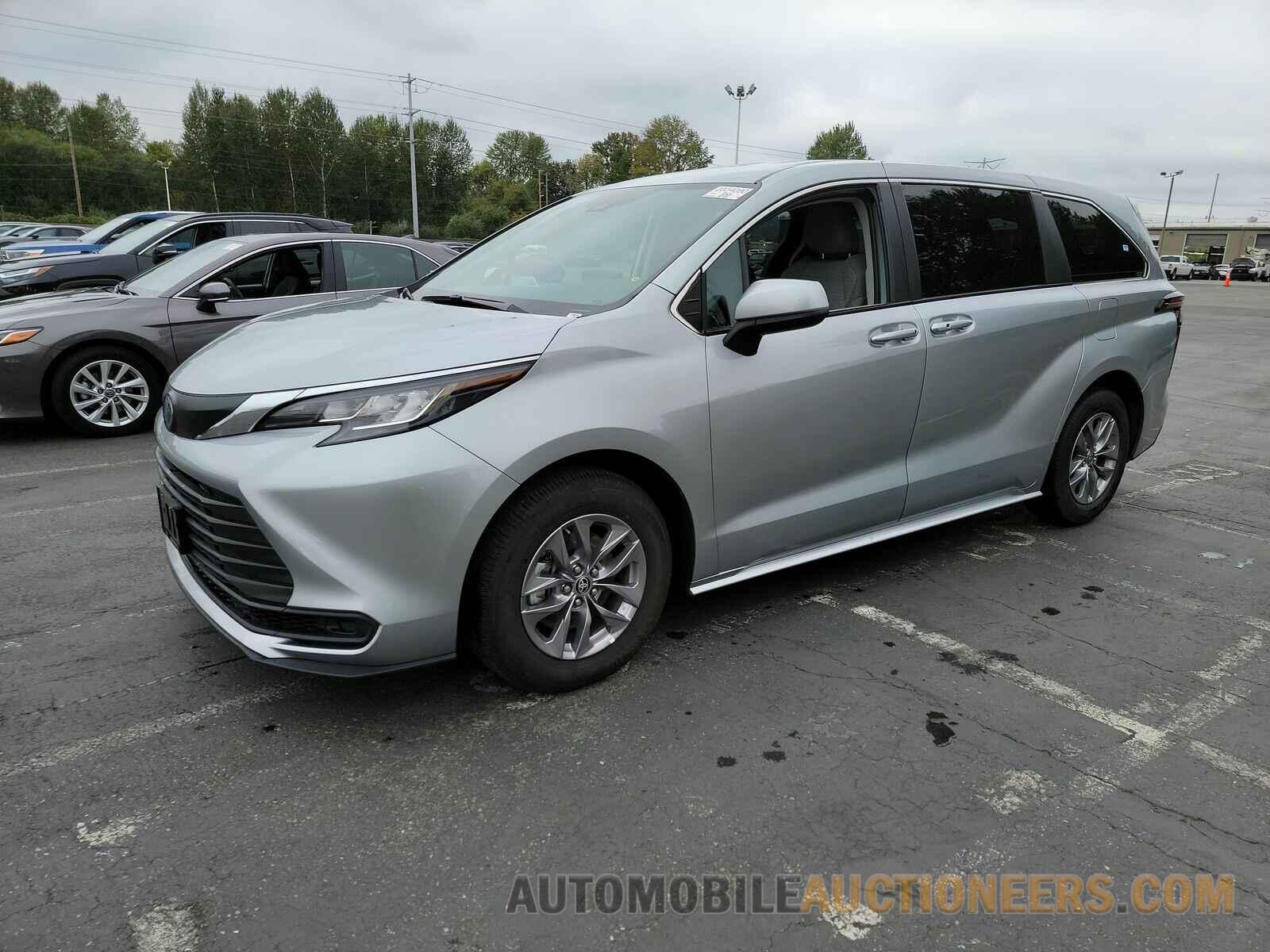 5TDKRKEC4NS124192 Toyota Sienna LE 2022