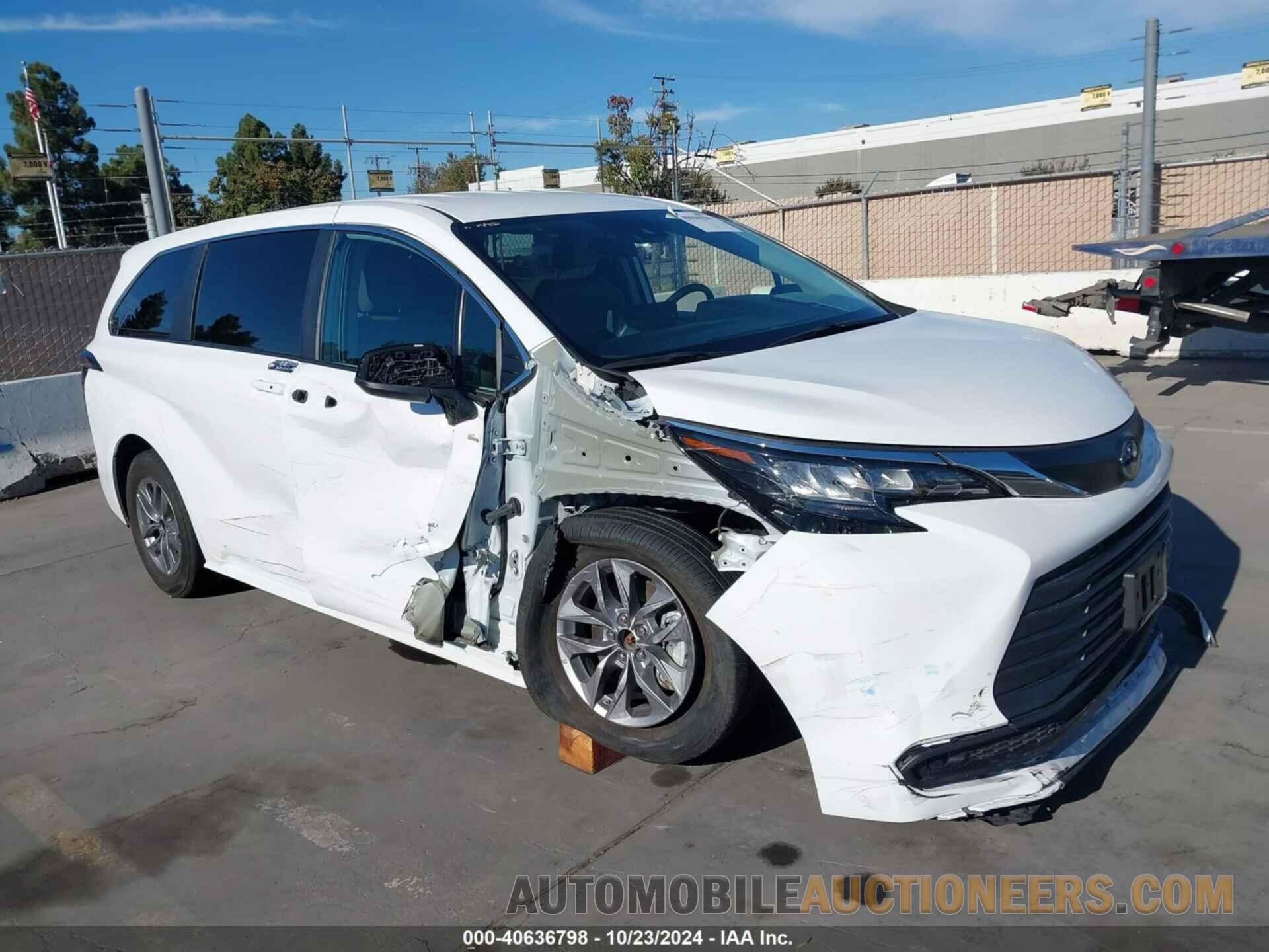 5TDKRKEC4PS151881 TOYOTA SIENNA 2023