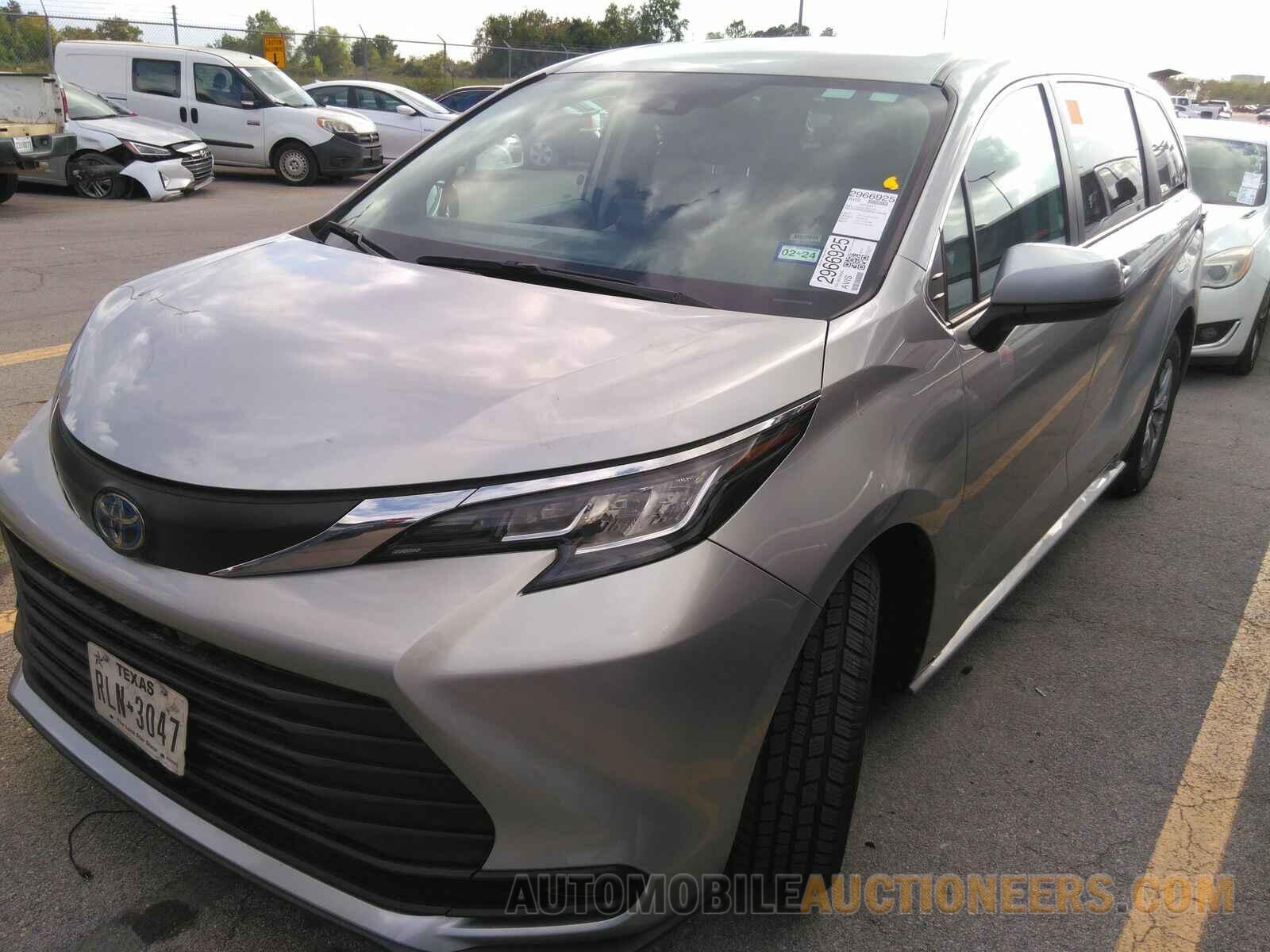 5TDKRKEC5NS108549 Toyota Sienna LE 2022