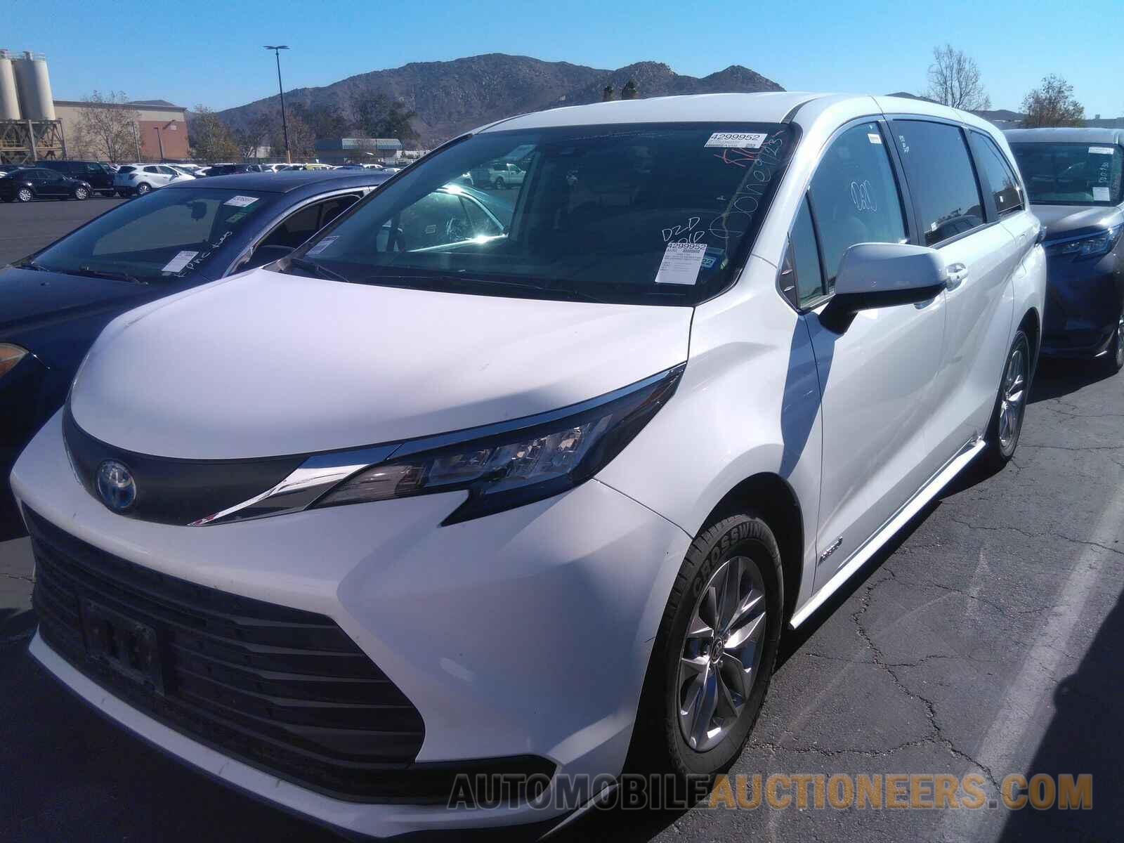 5TDKRKEC6MS015554 Toyota Sienna LE 2021