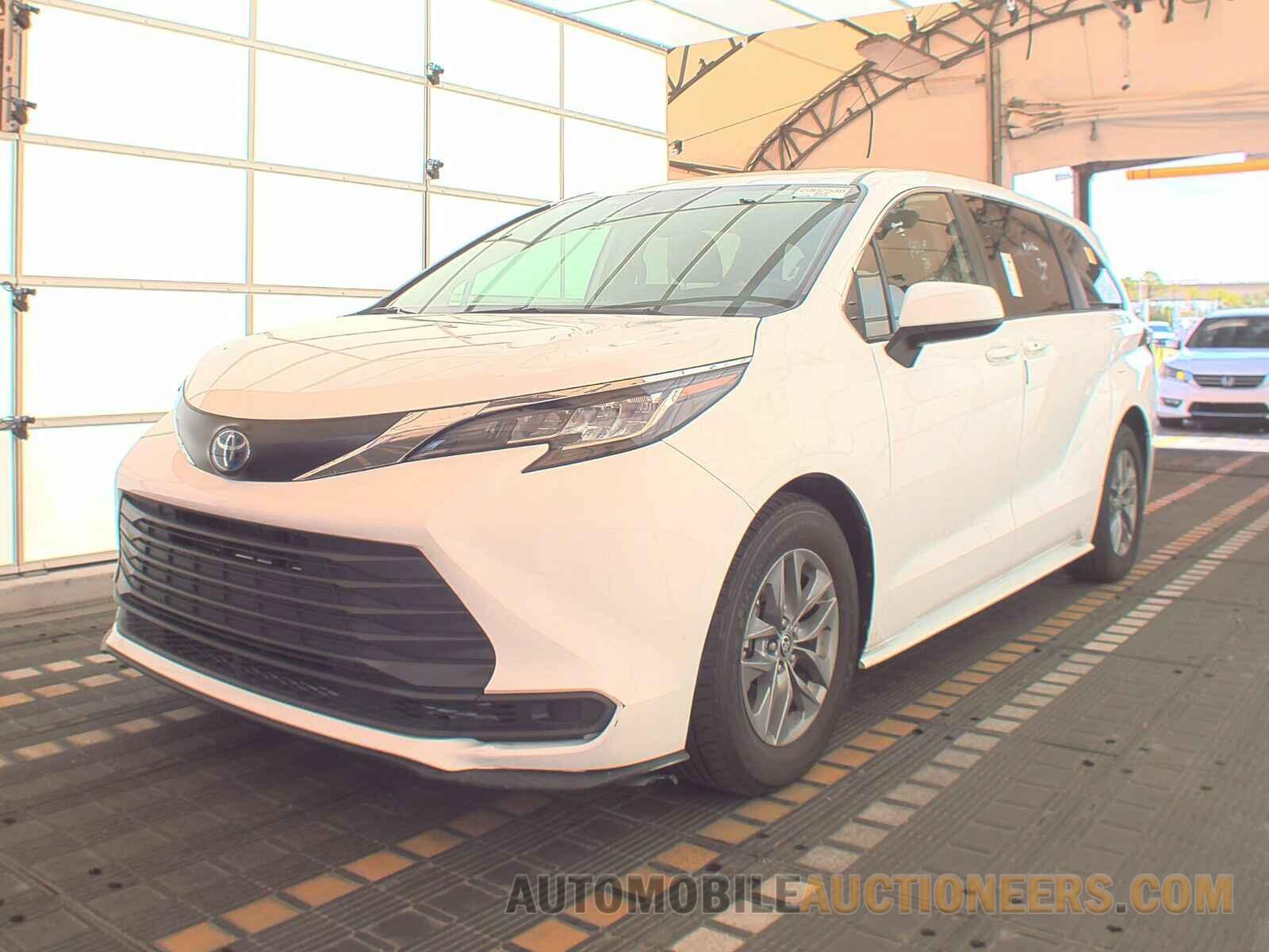 5TDKRKEC6NS101657 Toyota Sienna LE 2022