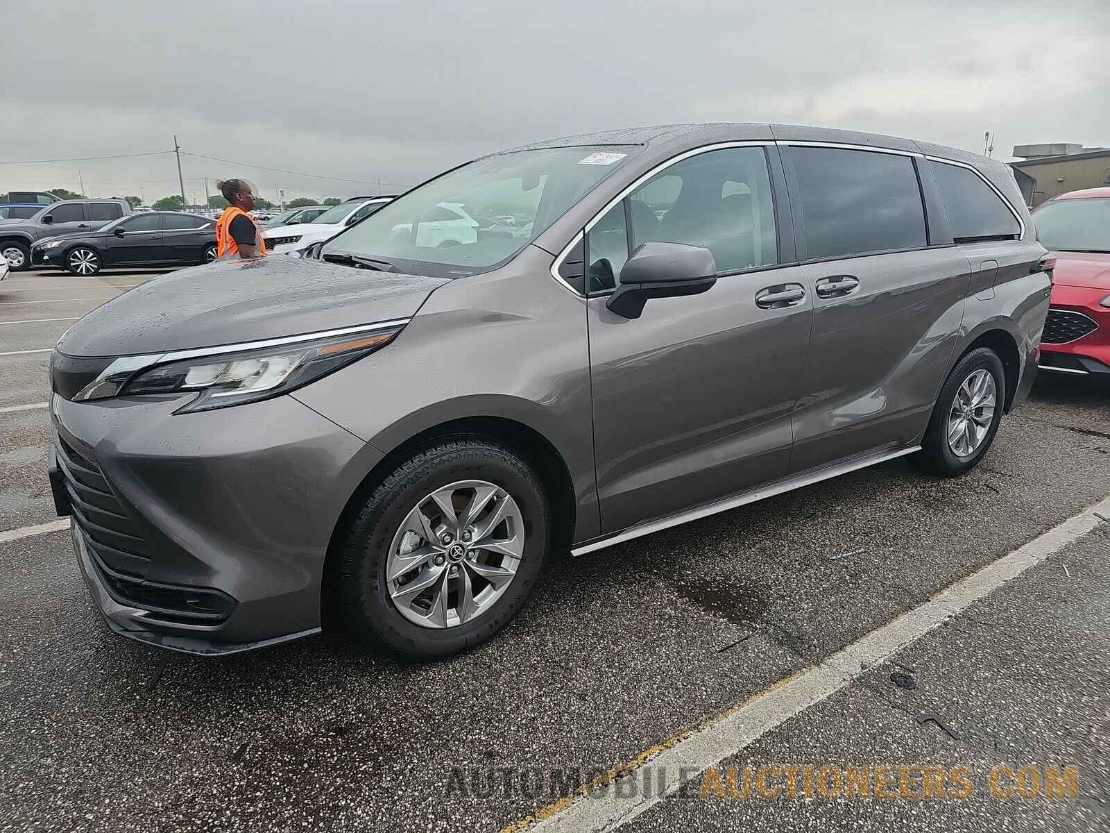 5TDKRKEC6NS117793 Toyota Sienna LE 2022