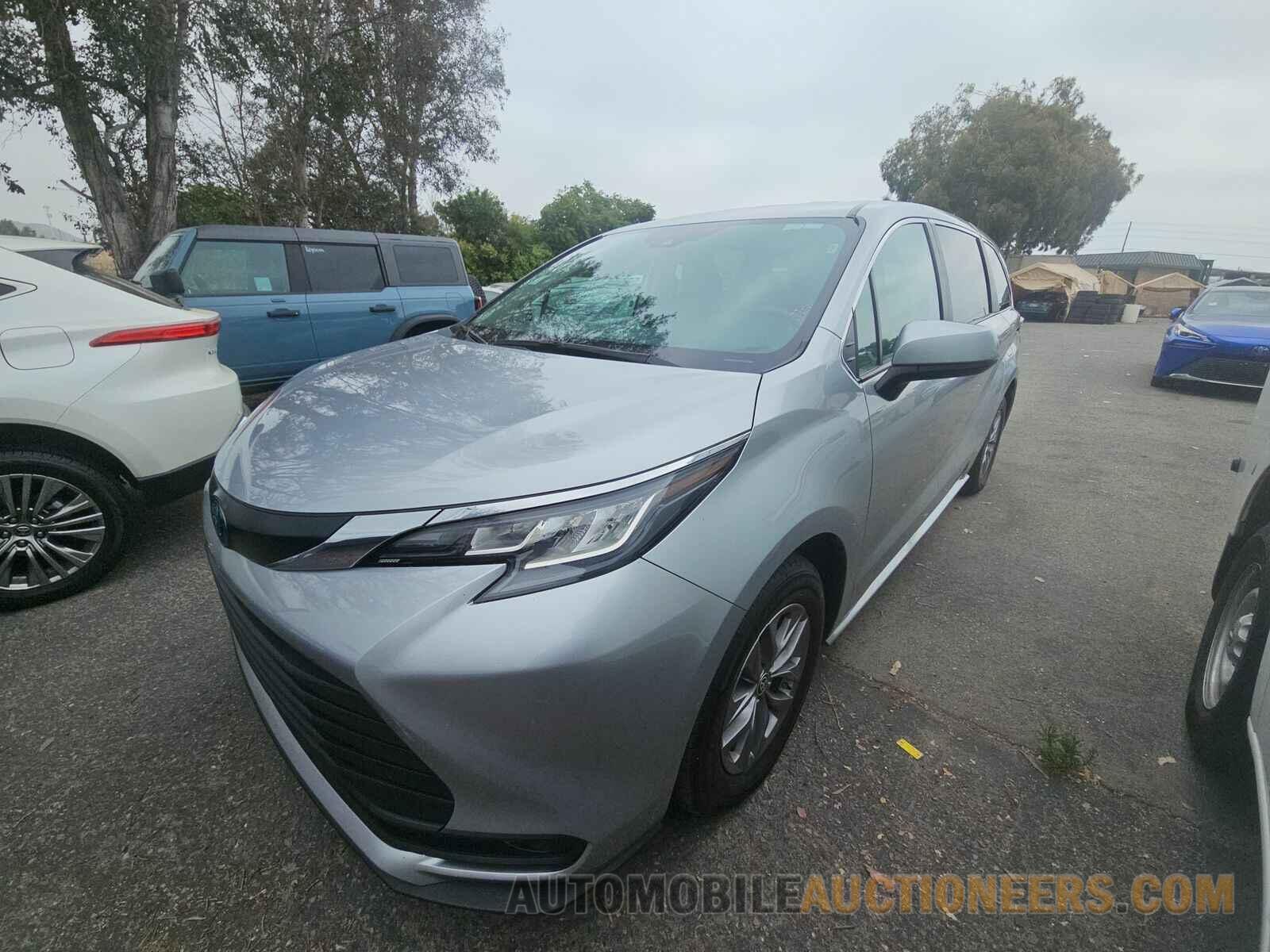 5TDKRKEC8PS167002 Toyota Sienna LE 2023