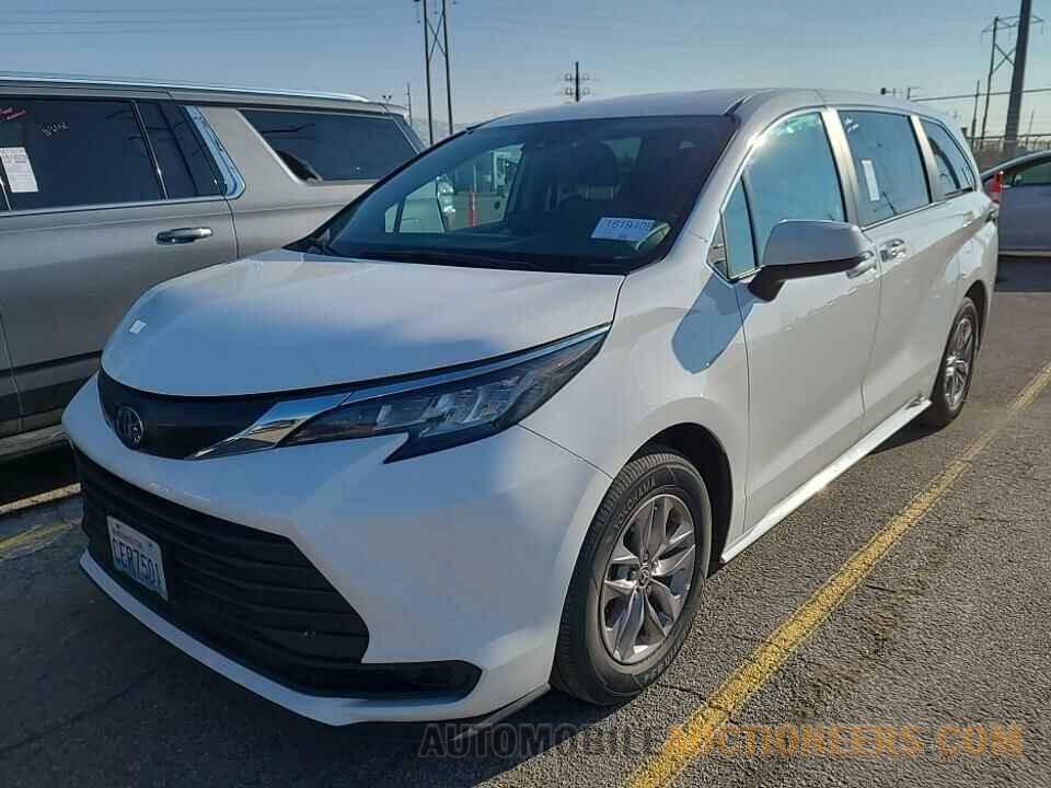 5TDKRKECXNS127484 Toyota Sienna LE 2022