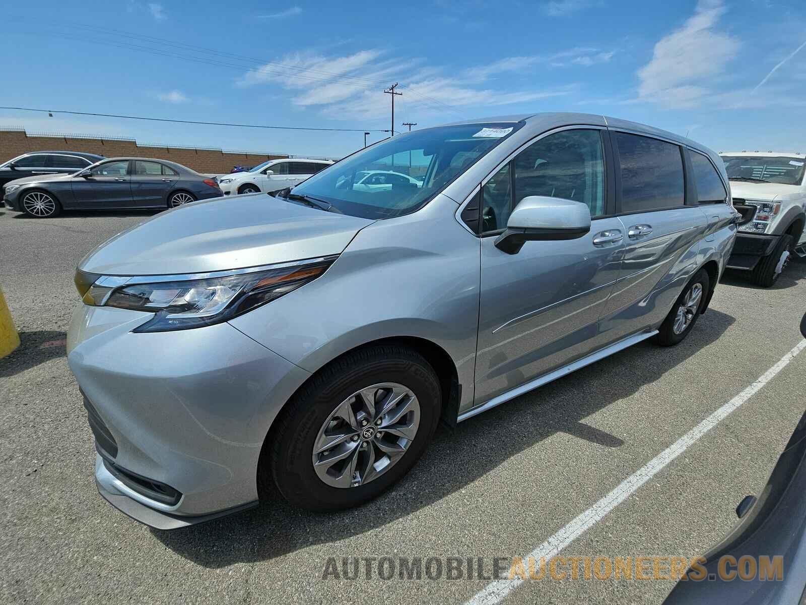 5TDKSKFC0PS074199 Toyota Sienna LE 2023