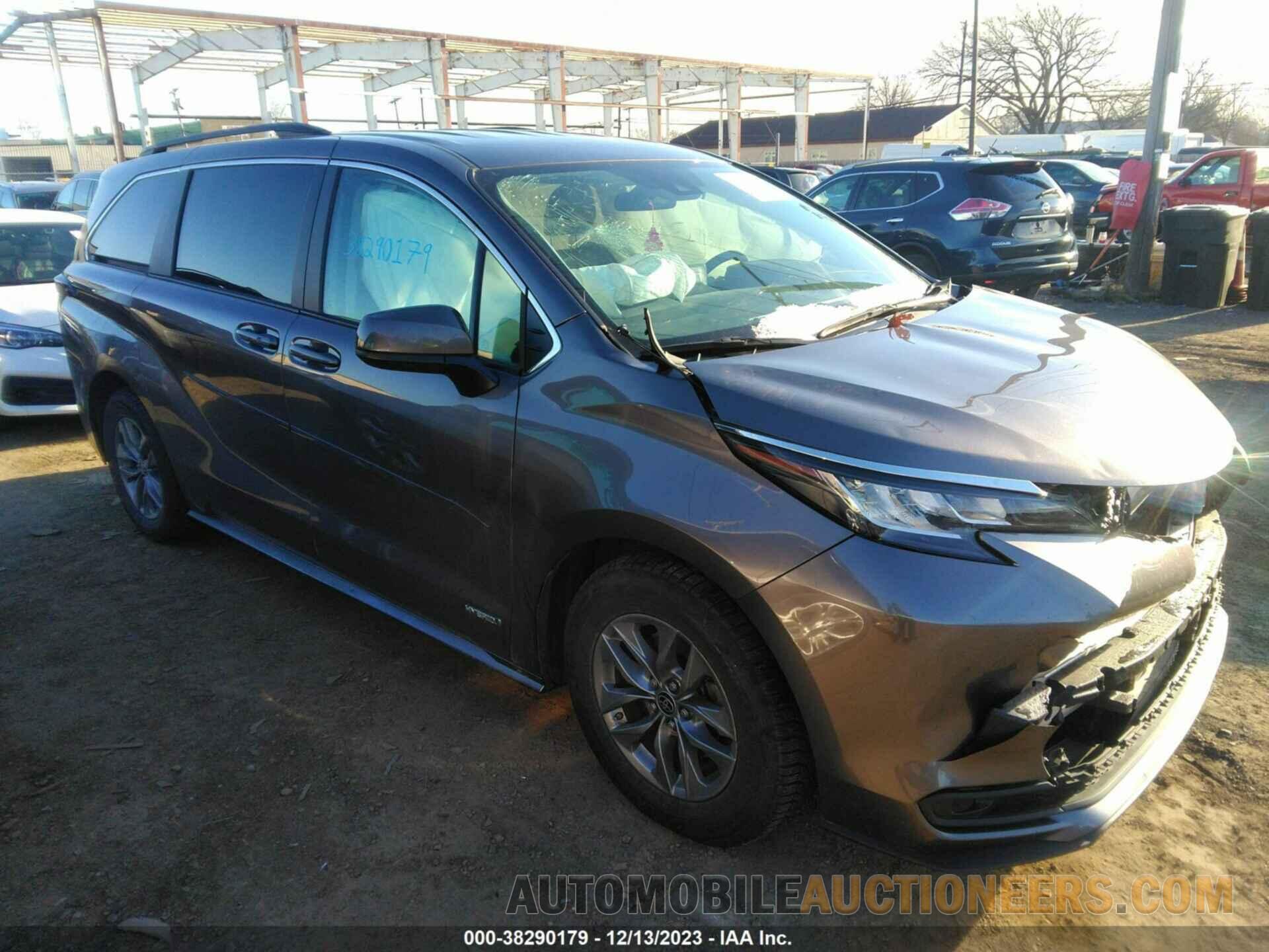 5TDKSKFC1MS037237 TOYOTA SIENNA 2021