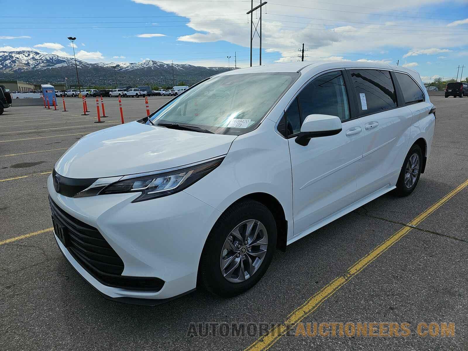 5TDKSKFC5PS074165 Toyota Sienna LE 2023