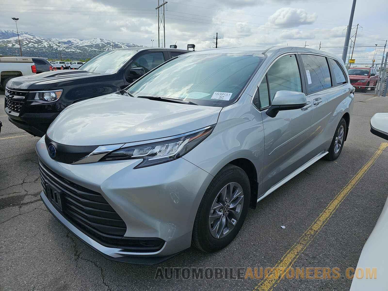 5TDKSKFC6PS074045 Toyota Sienna LE 2023