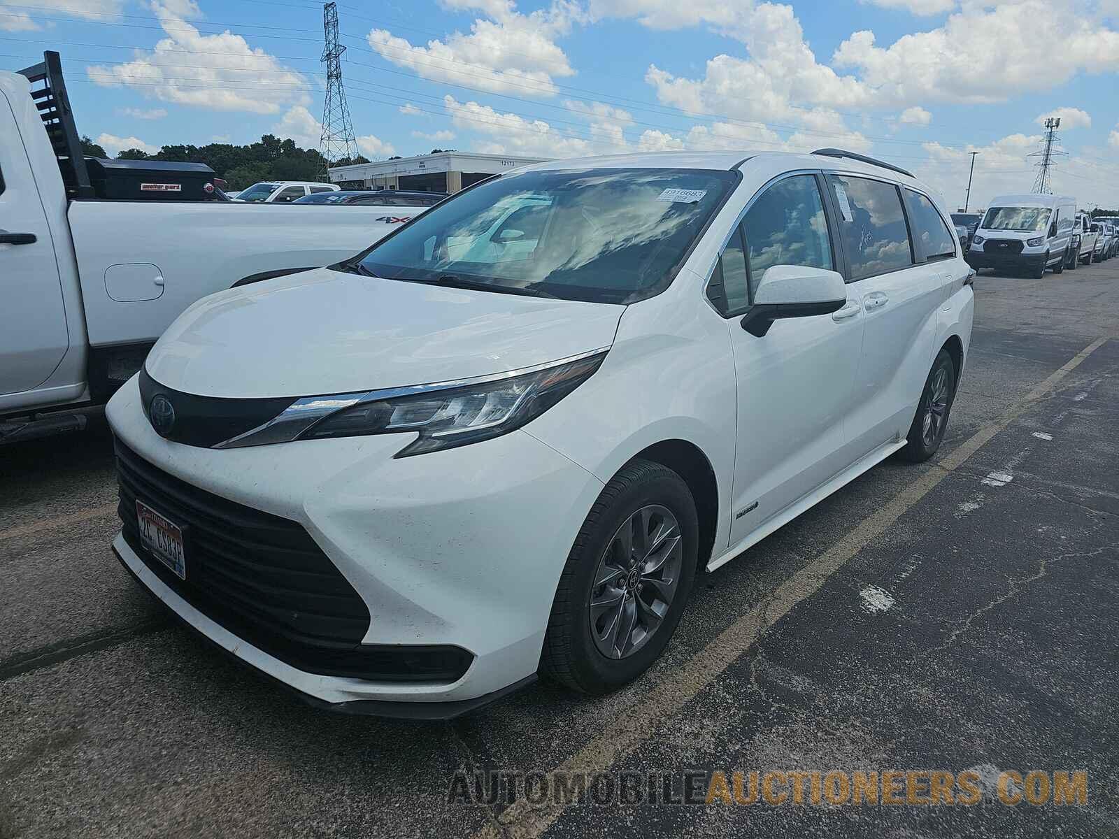 5TDKSKFC7MS028073 Toyota Sienna LE 2021