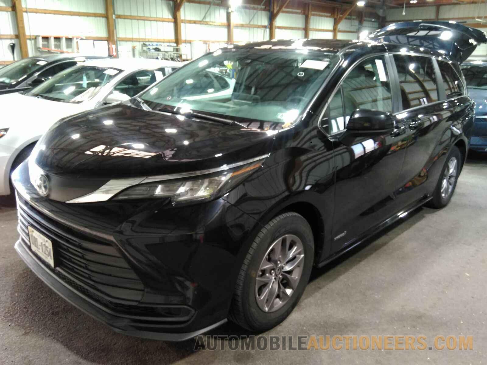 5TDKSKFC9MS015910 Toyota Sienna LE 2021