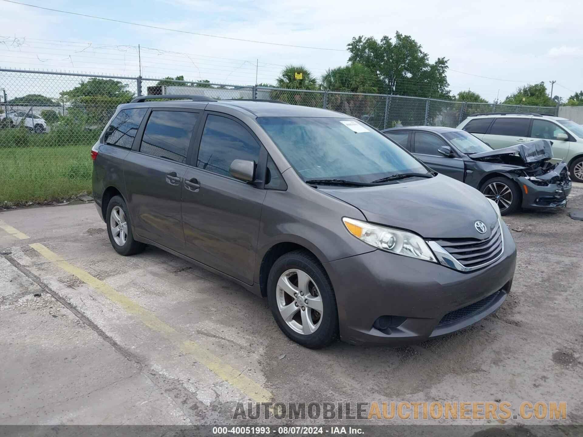 5TDKZ3DC0HS791692 TOYOTA SIENNA 2017