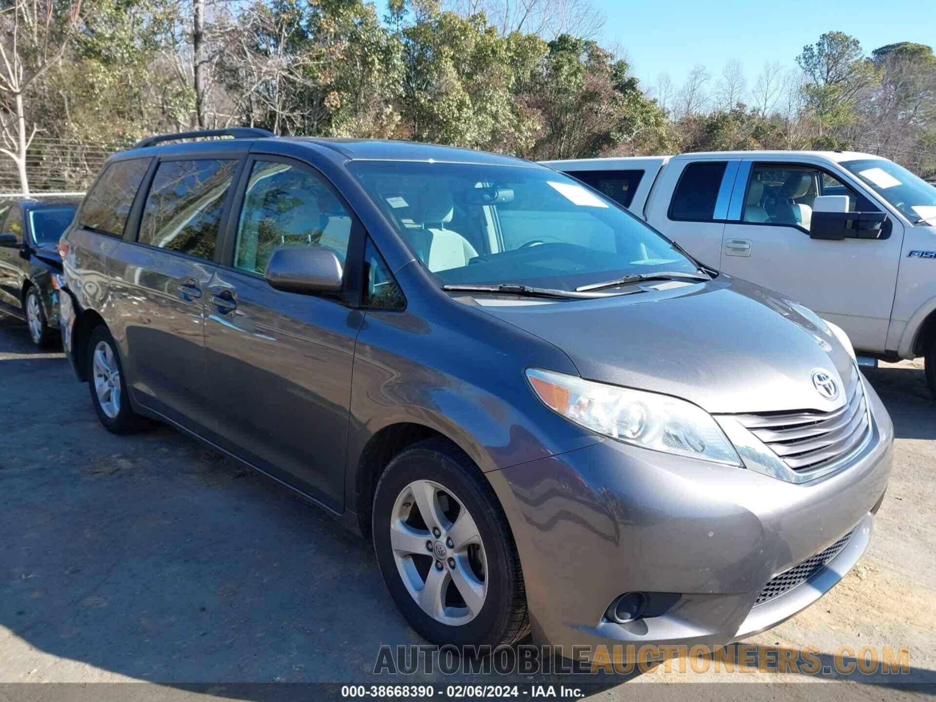 5TDKZ3DC0HS803968 TOYOTA SIENNA 2017