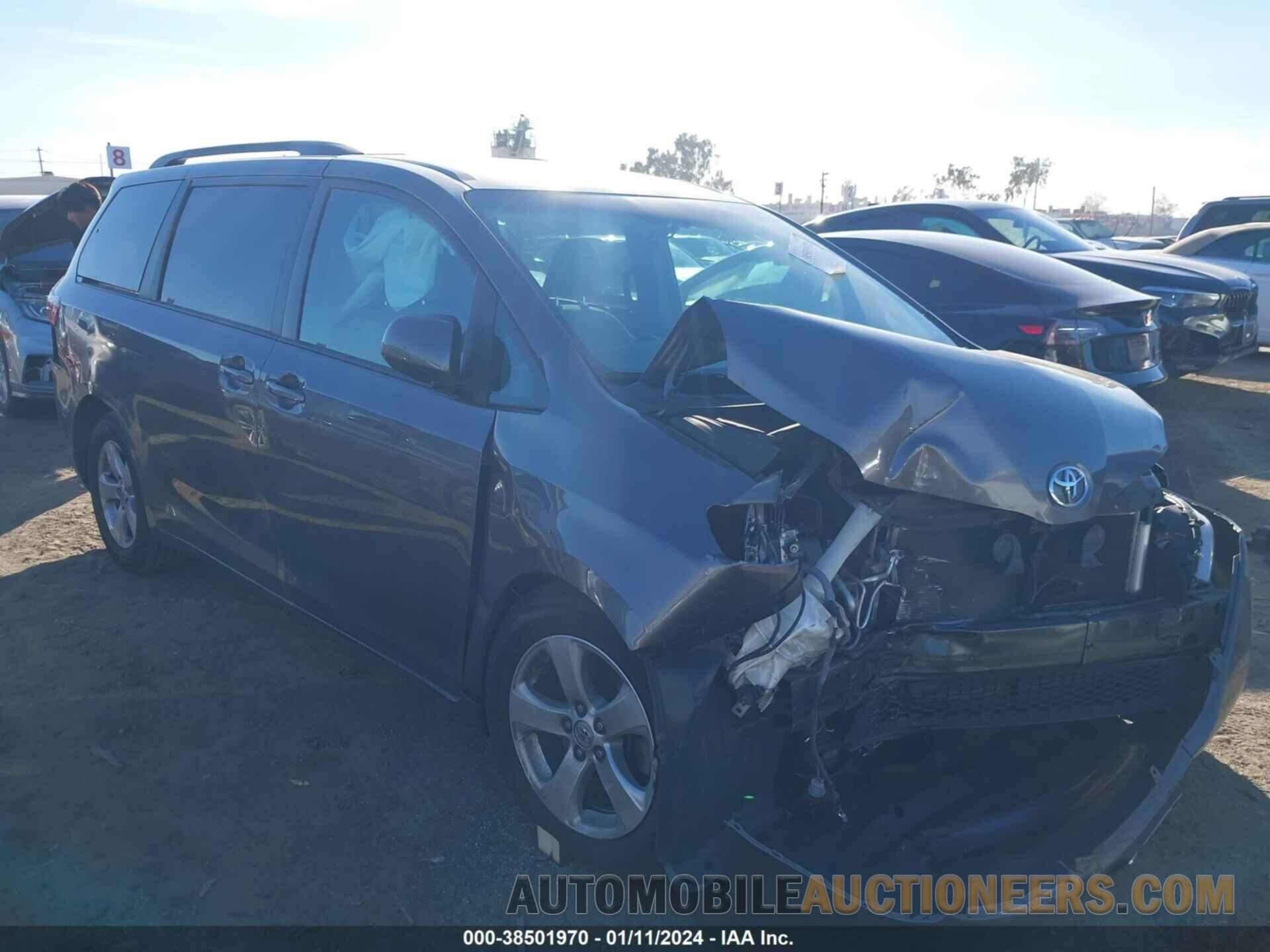 5TDKZ3DC0HS807079 TOYOTA SIENNA 2017