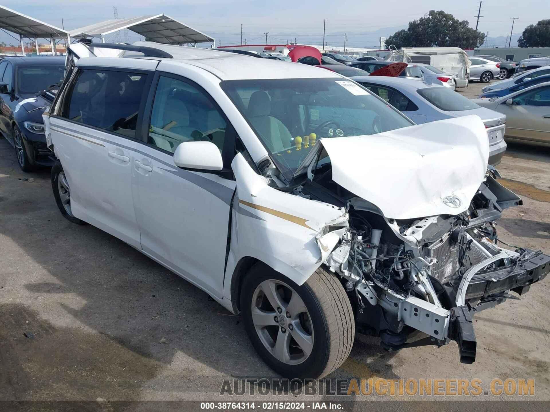 5TDKZ3DC0HS827333 TOYOTA SIENNA 2017