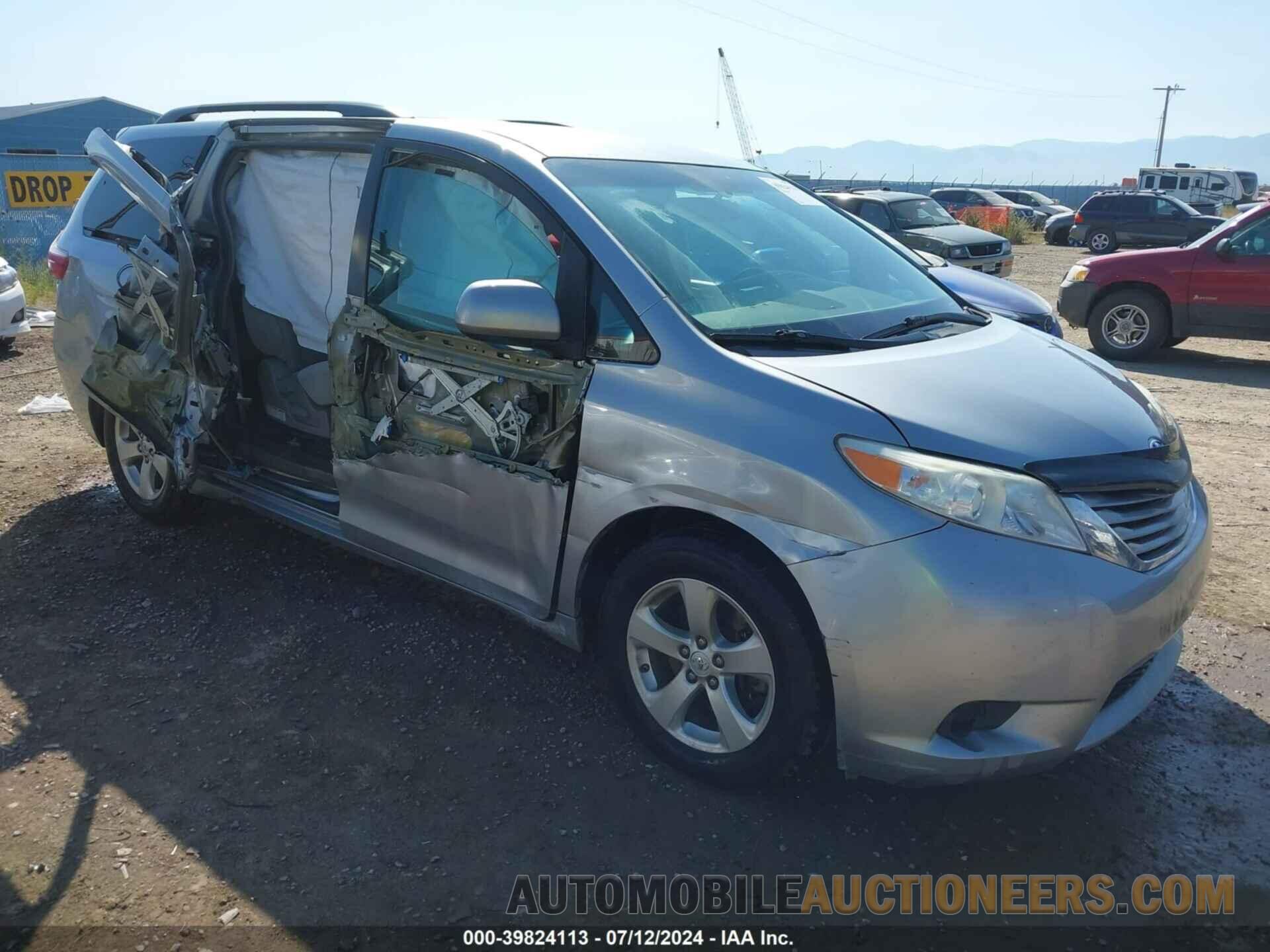 5TDKZ3DC0HS874703 TOYOTA SIENNA 2017