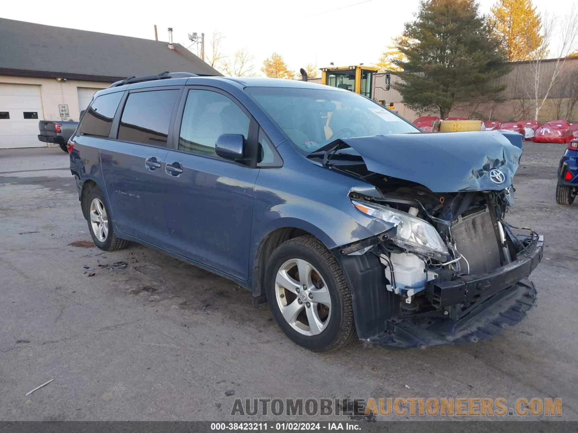 5TDKZ3DC0HS885829 TOYOTA SIENNA 2017