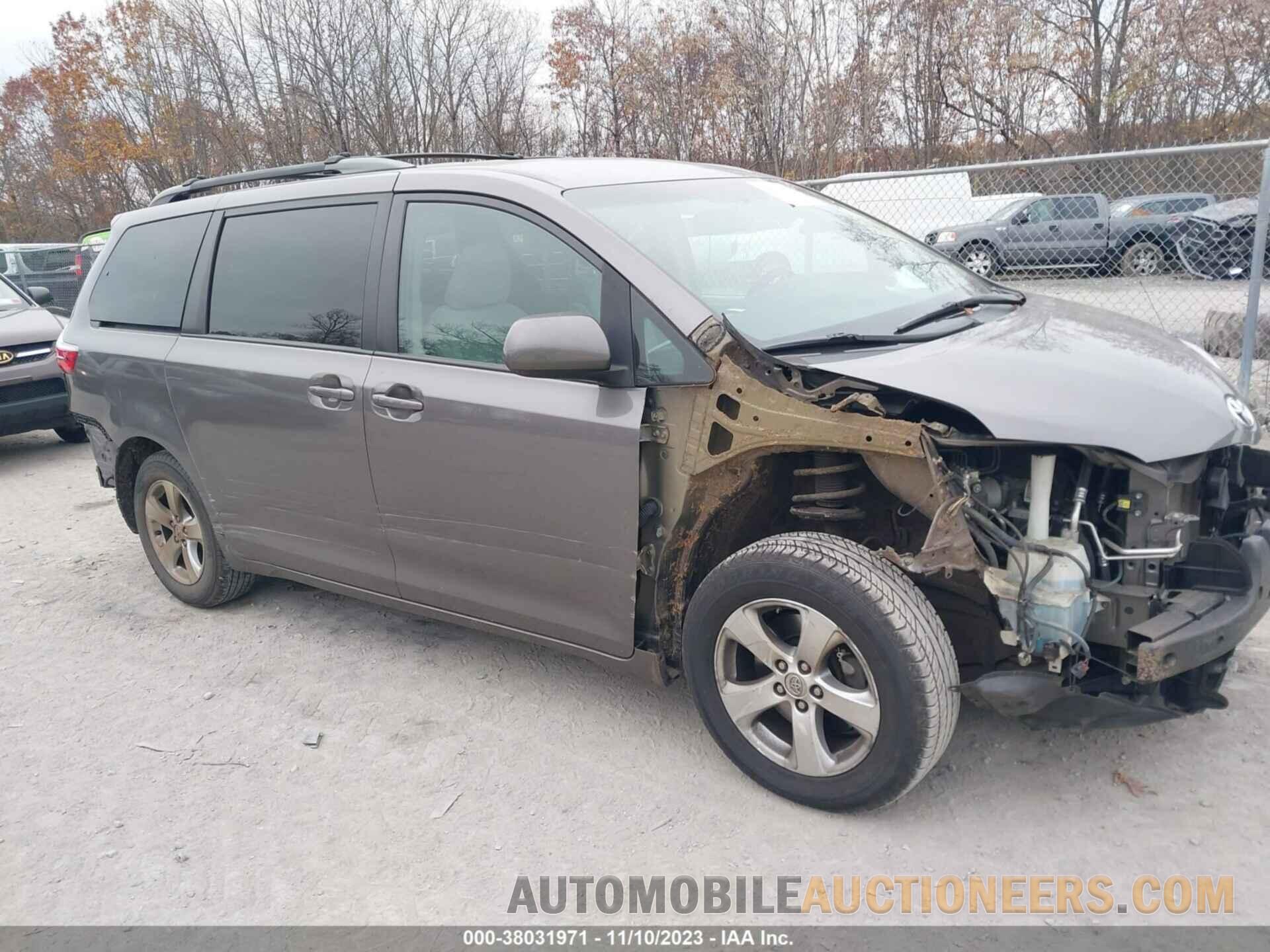 5TDKZ3DC0HS900667 TOYOTA SIENNA 2017