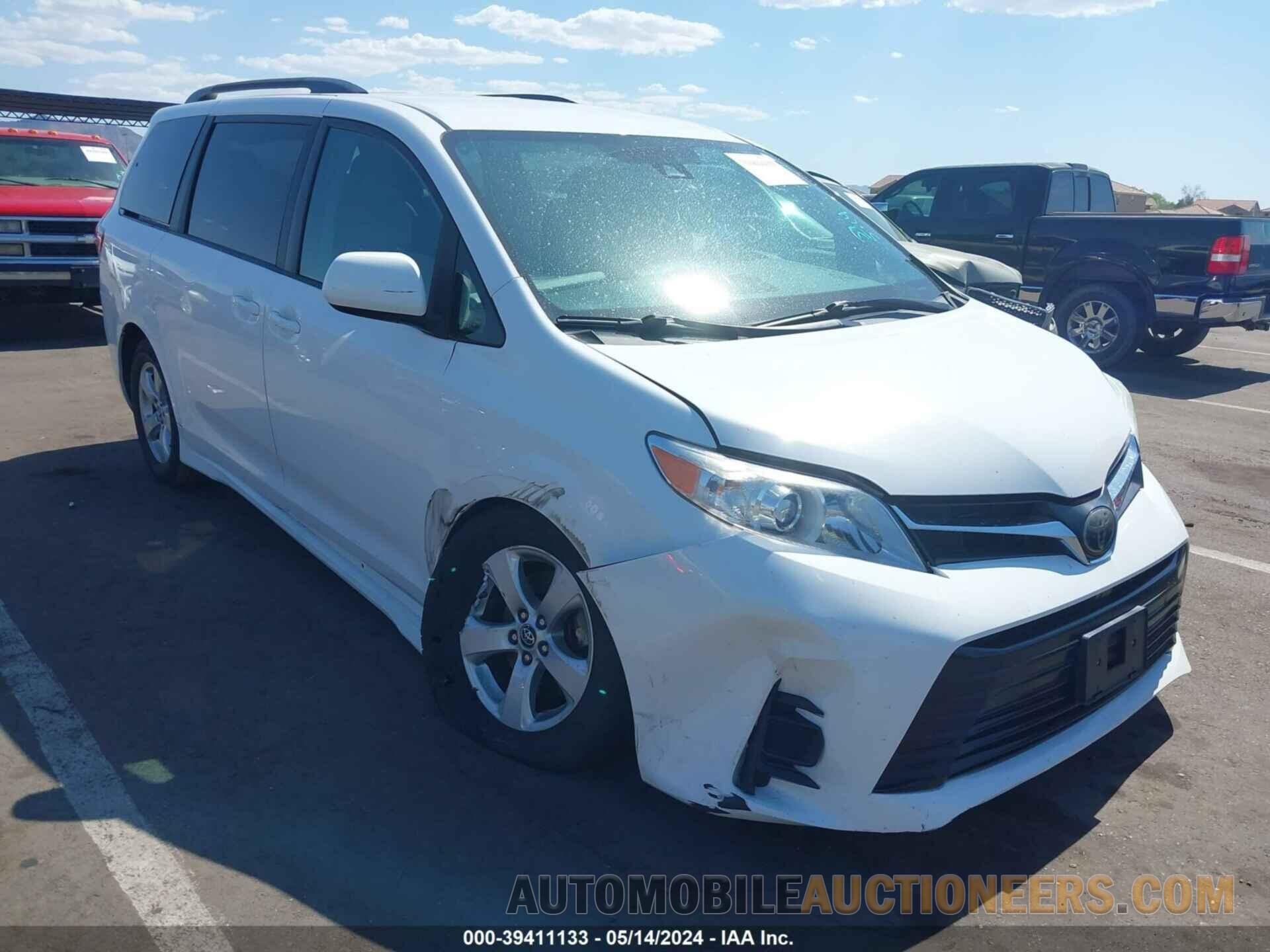 5TDKZ3DC0JS915398 TOYOTA SIENNA 2018