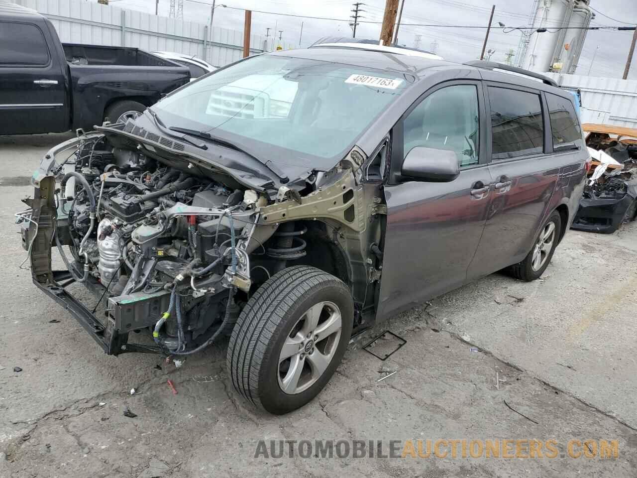 5TDKZ3DC0JS937515 TOYOTA SIENNA 2018