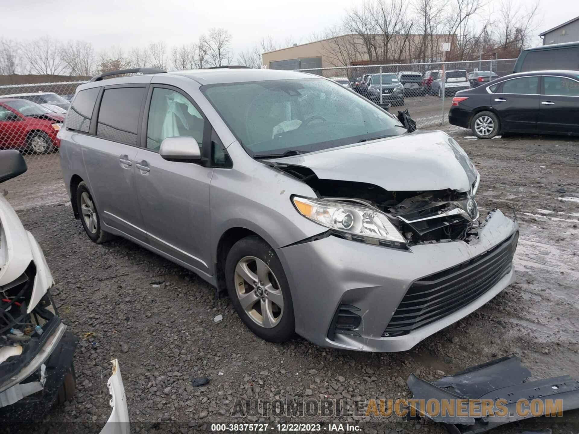 5TDKZ3DC0JS962723 TOYOTA SIENNA 2018