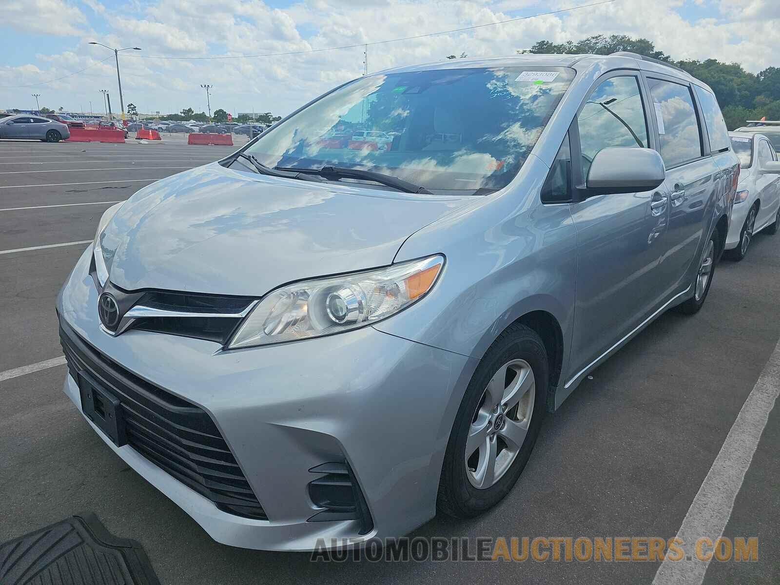 5TDKZ3DC0LS076176 Toyota Sienna LE 2020