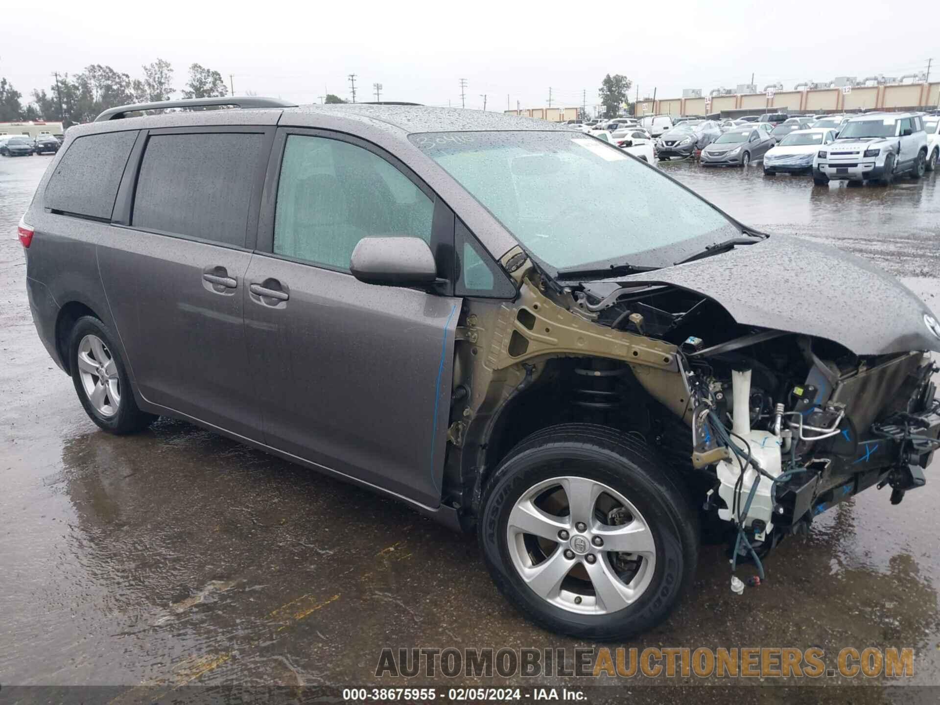 5TDKZ3DC1HS782838 TOYOTA SIENNA 2017