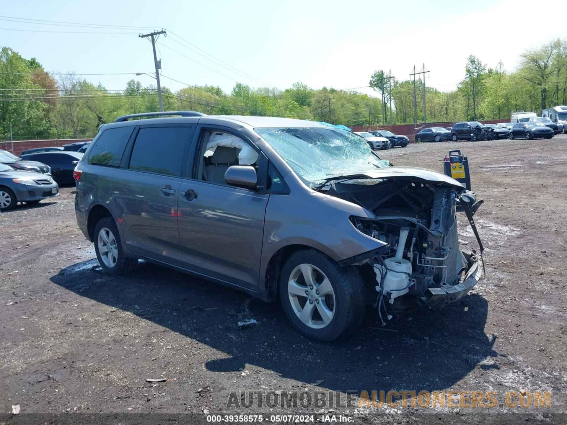 5TDKZ3DC1HS811884 TOYOTA SIENNA 2017