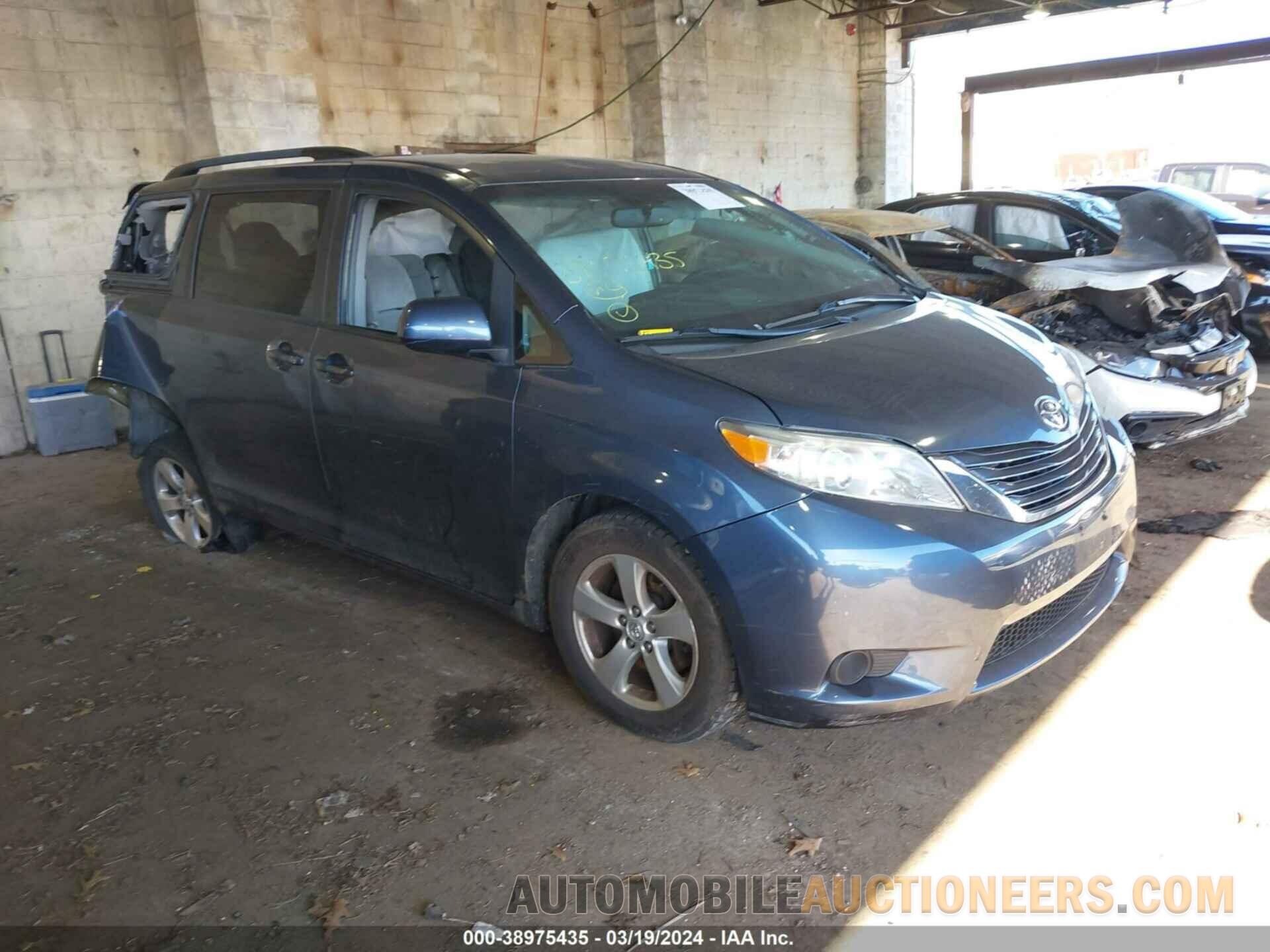 5TDKZ3DC1HS822223 TOYOTA SIENNA 2017