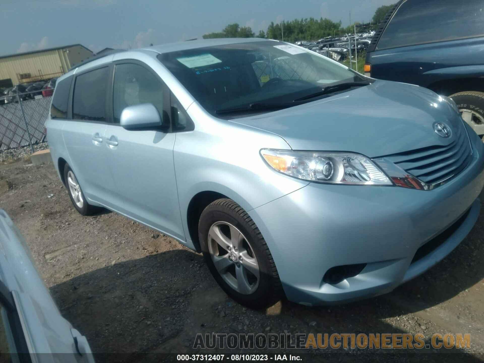 5TDKZ3DC1HS883443 TOYOTA SIENNA 2017