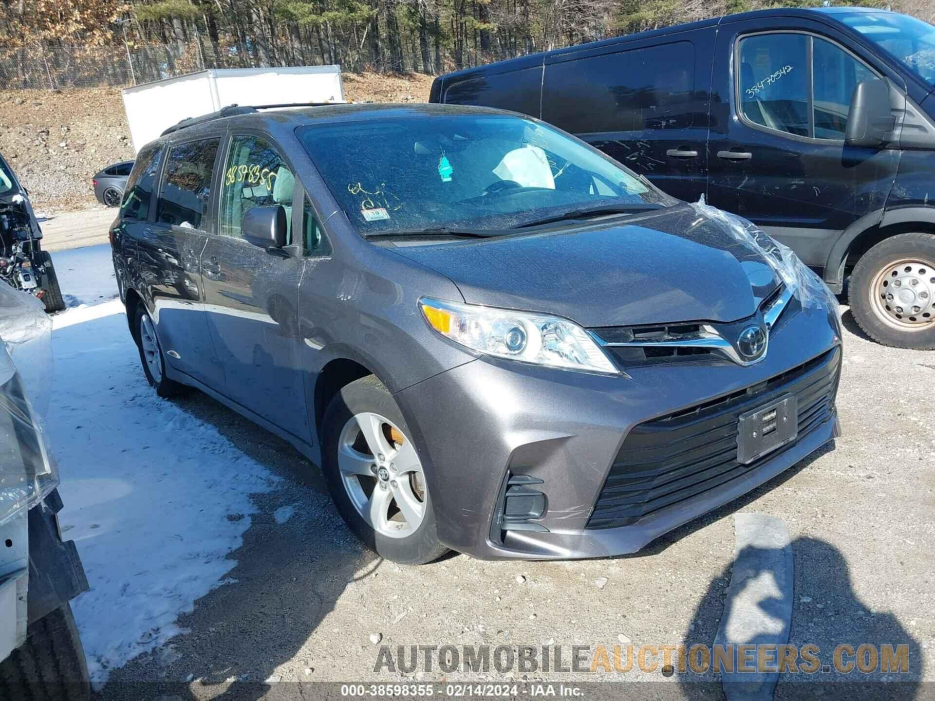 5TDKZ3DC1JS938432 TOYOTA SIENNA 2018