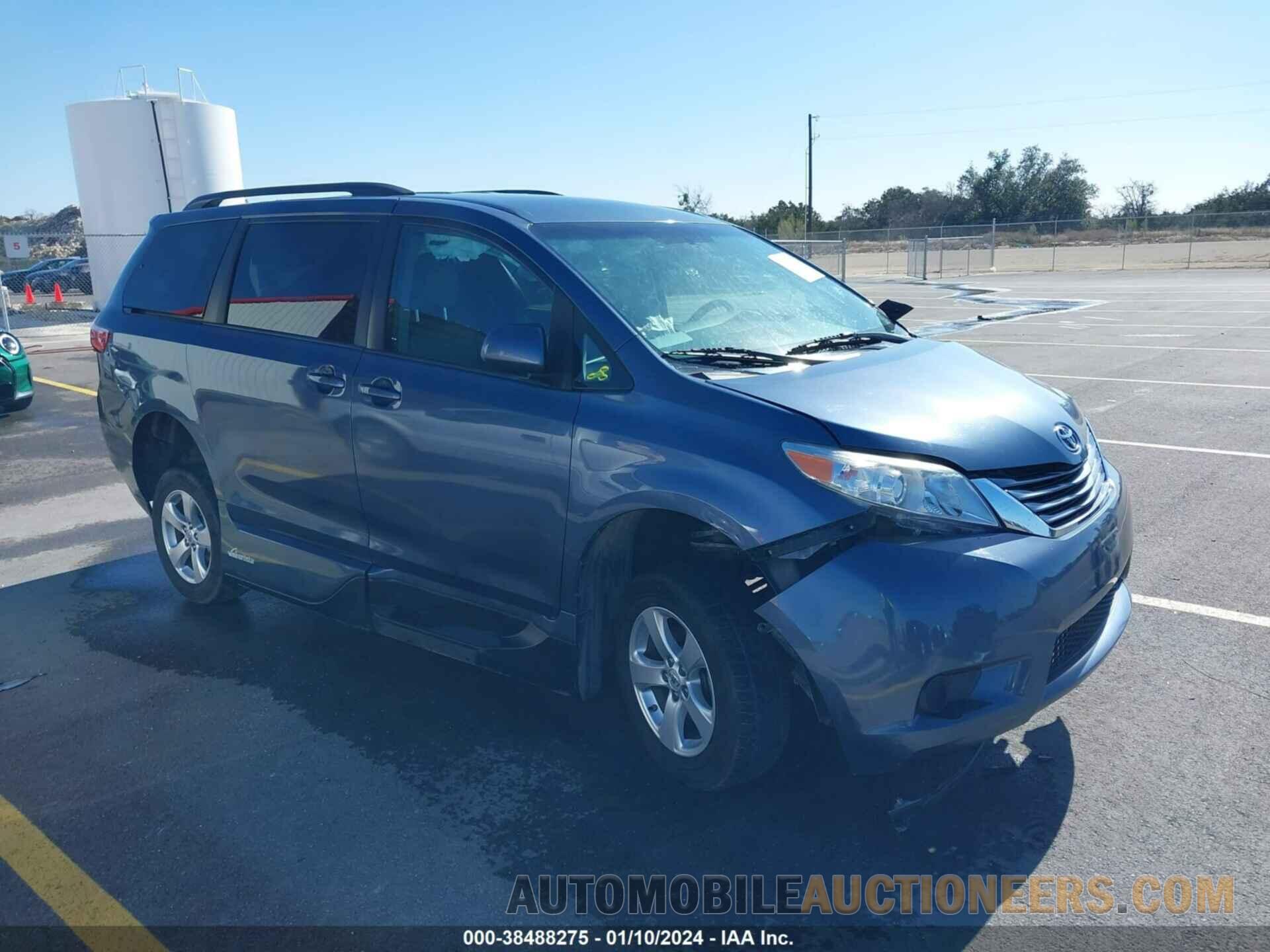 5TDKZ3DC2HS802921 TOYOTA SIENNA 2017