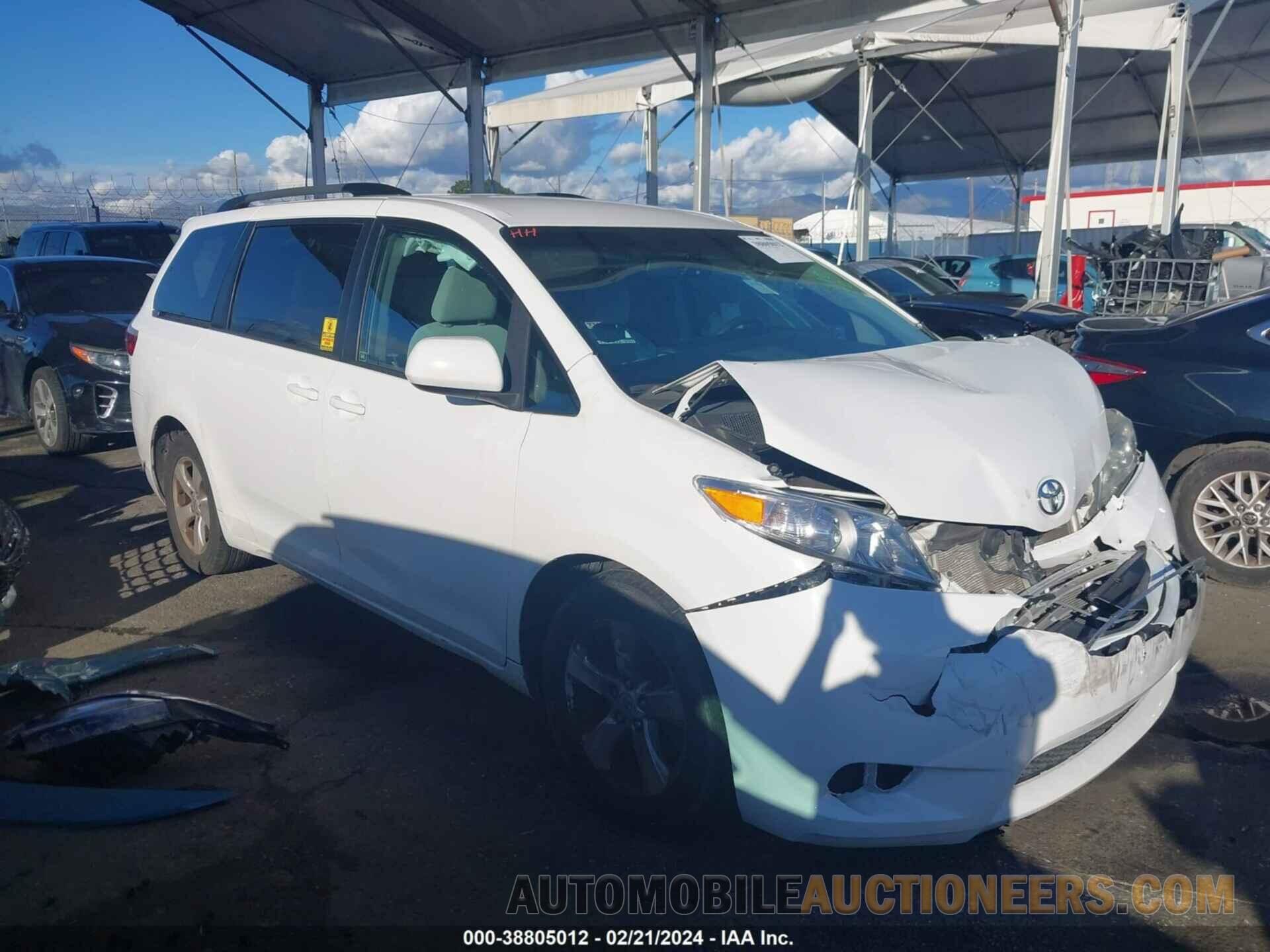 5TDKZ3DC2HS808895 TOYOTA SIENNA 2017