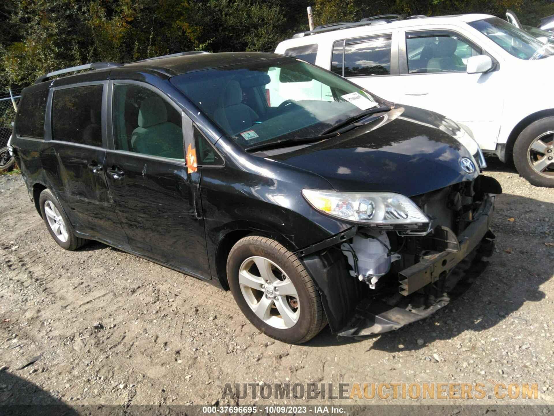 5TDKZ3DC2HS864190 TOYOTA SIENNA 2017