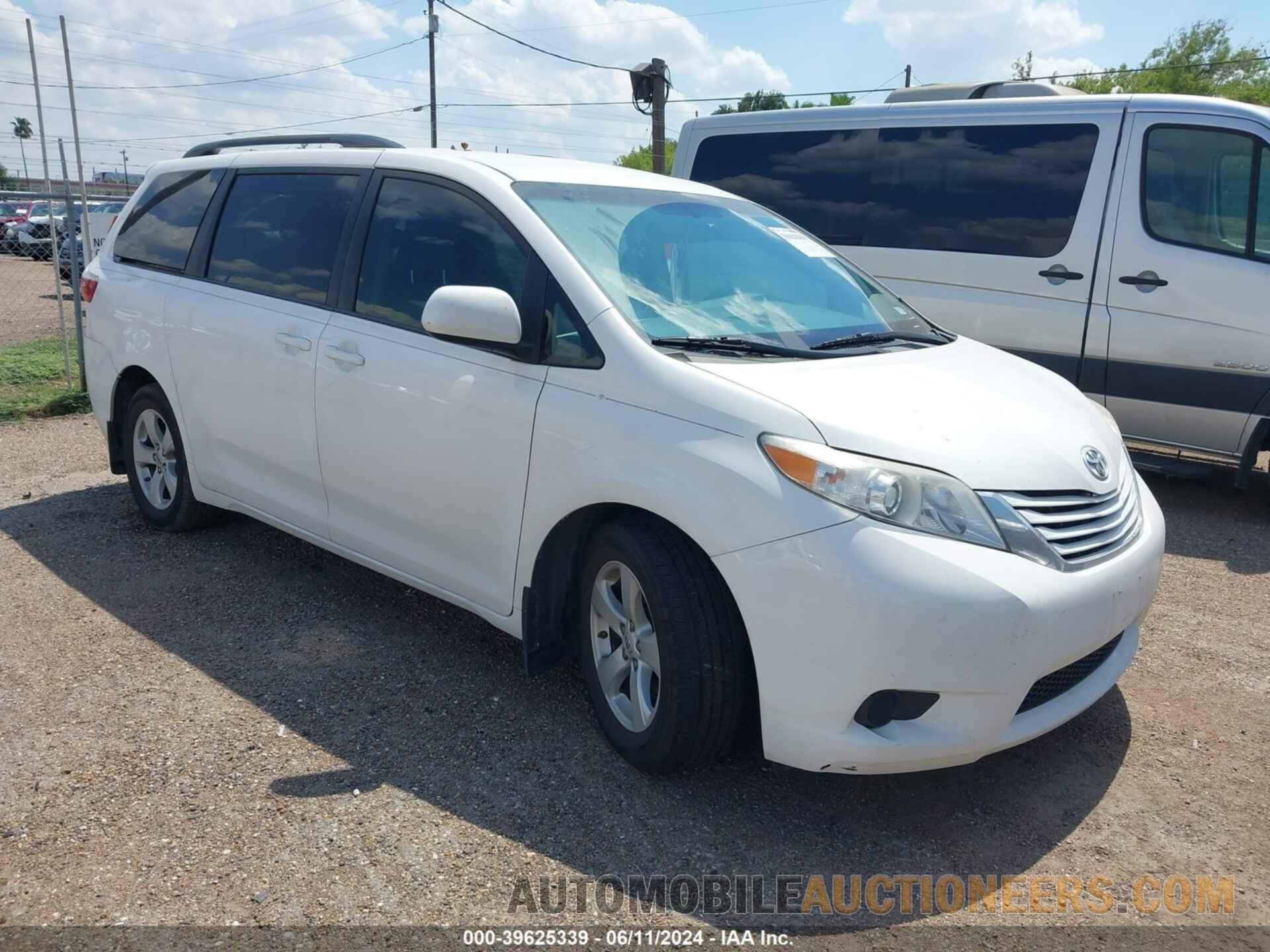 5TDKZ3DC2HS888828 TOYOTA SIENNA 2017