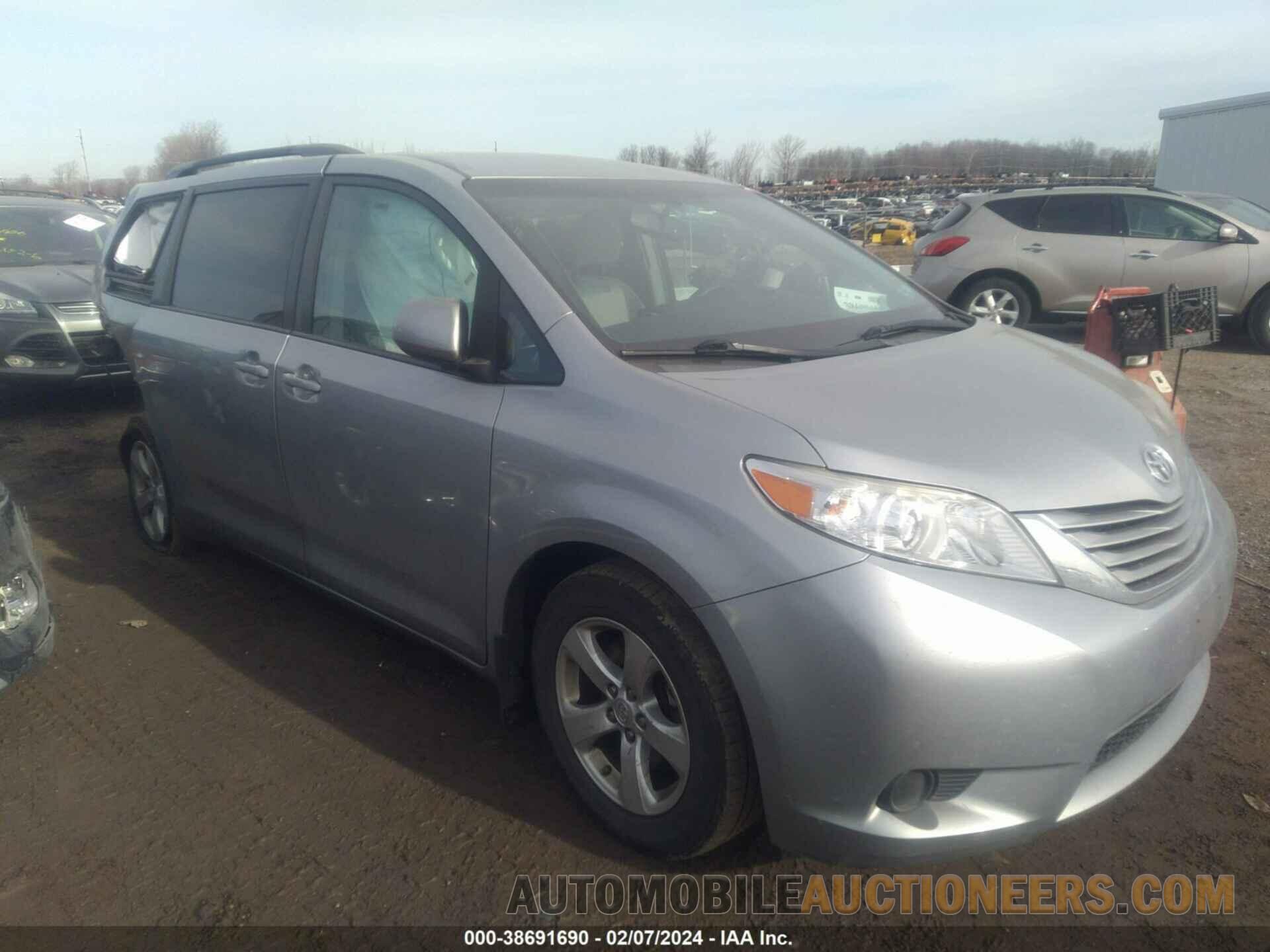 5TDKZ3DC2HS895522 TOYOTA SIENNA 2017