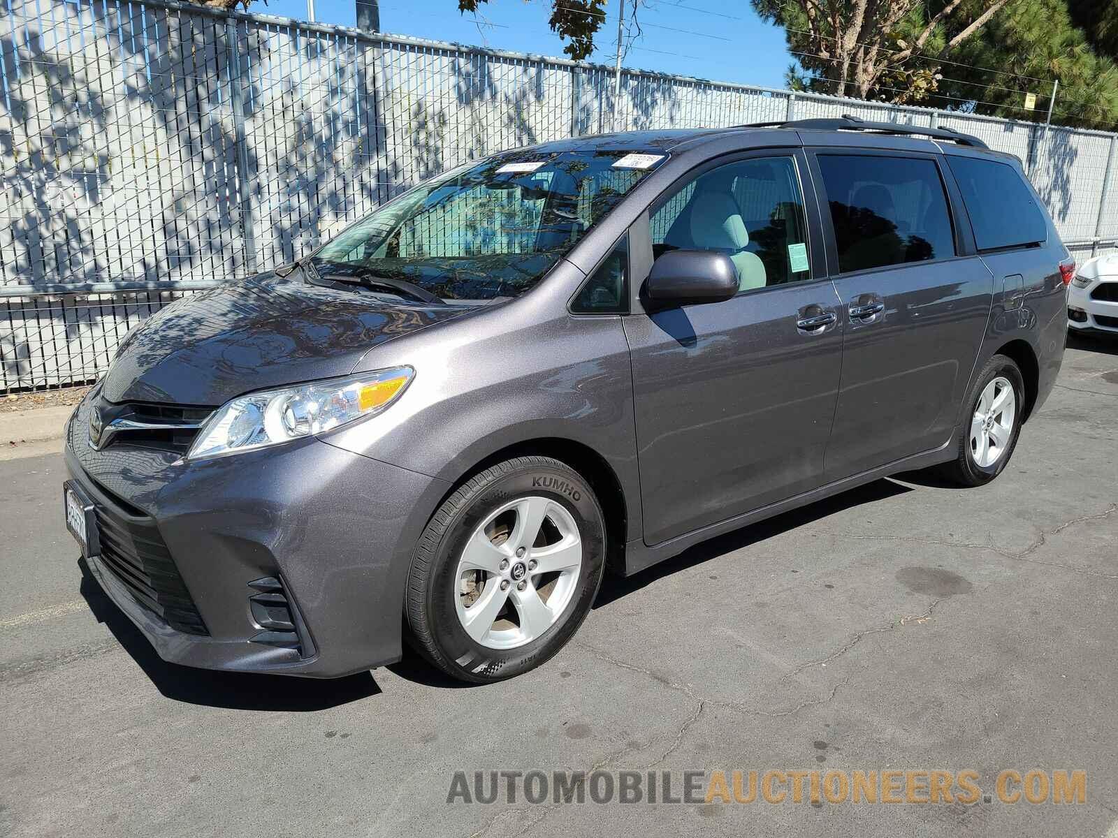 5TDKZ3DC2LS037248 Toyota Sienna LE 2020