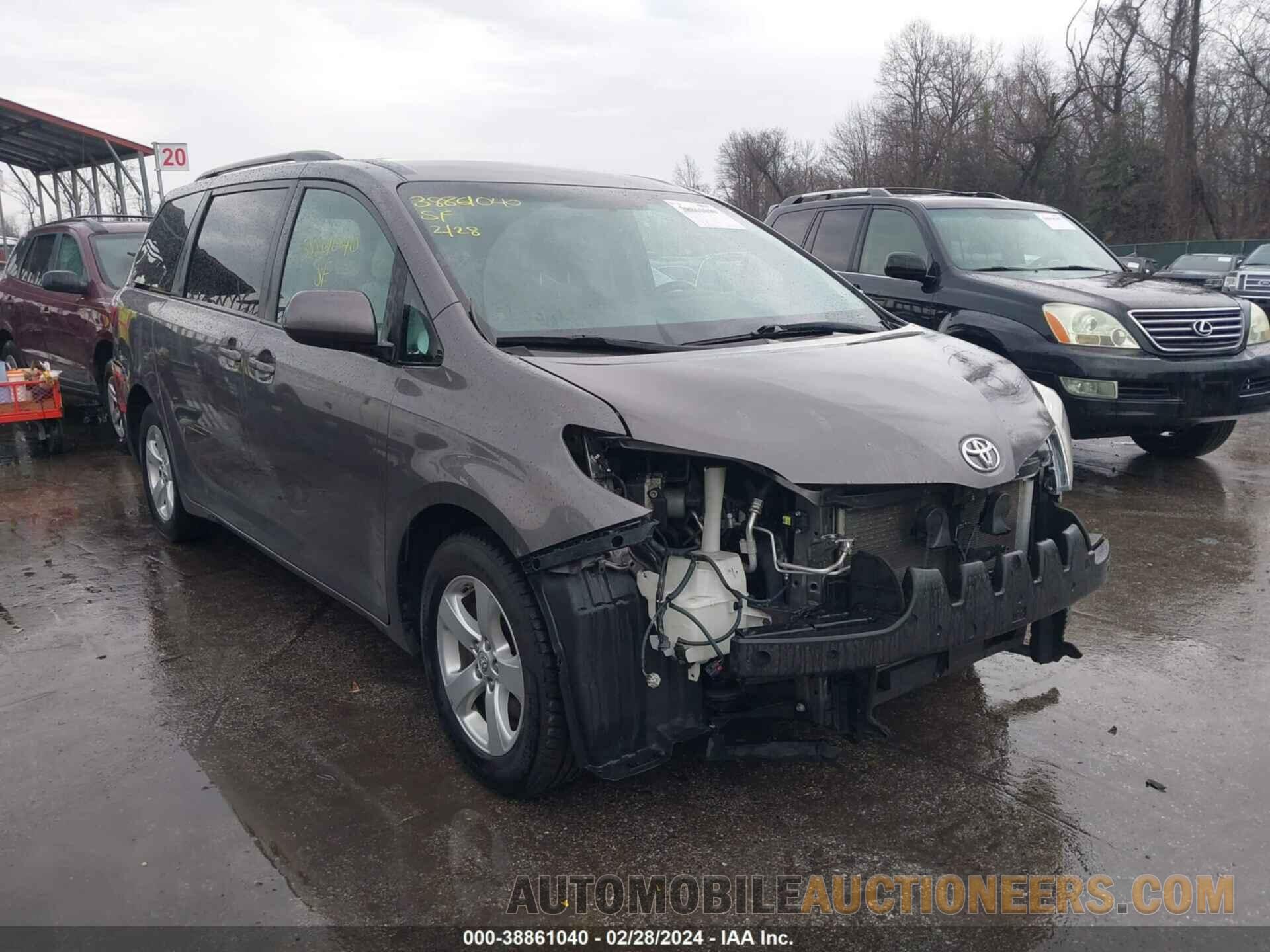 5TDKZ3DC3HS776264 TOYOTA SIENNA 2017