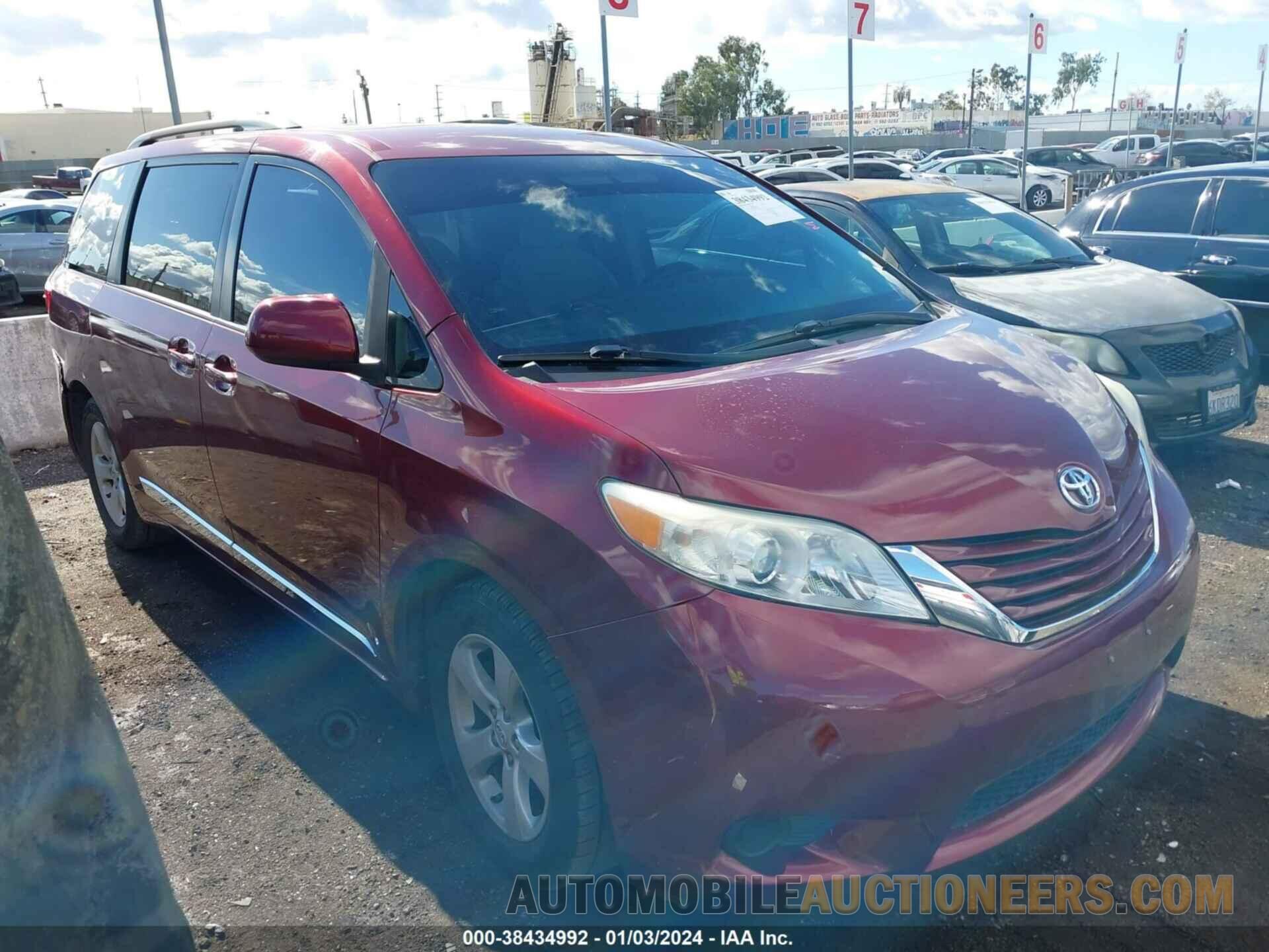 5TDKZ3DC3HS793033 TOYOTA SIENNA 2017