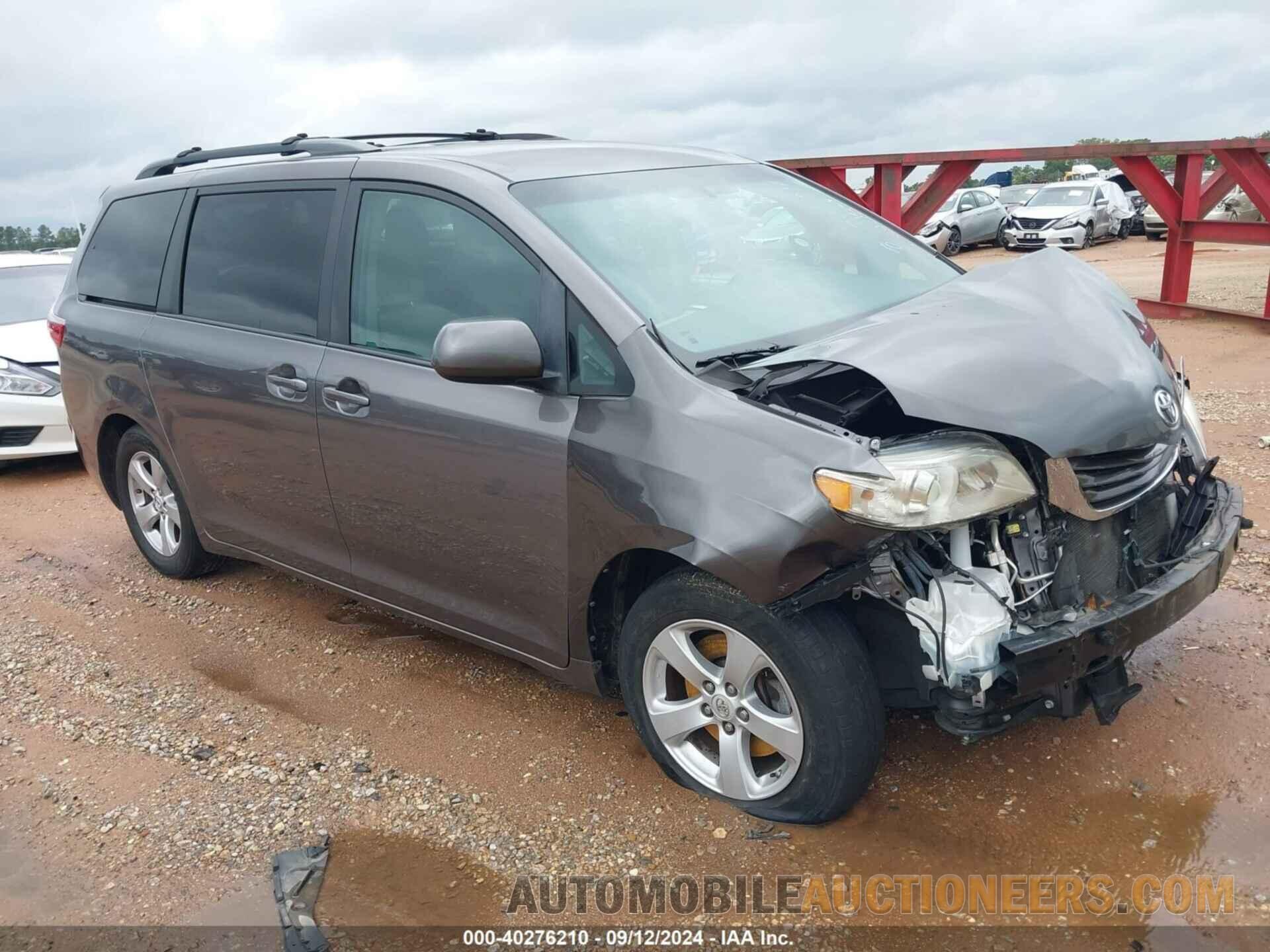 5TDKZ3DC3HS815645 TOYOTA SIENNA 2017